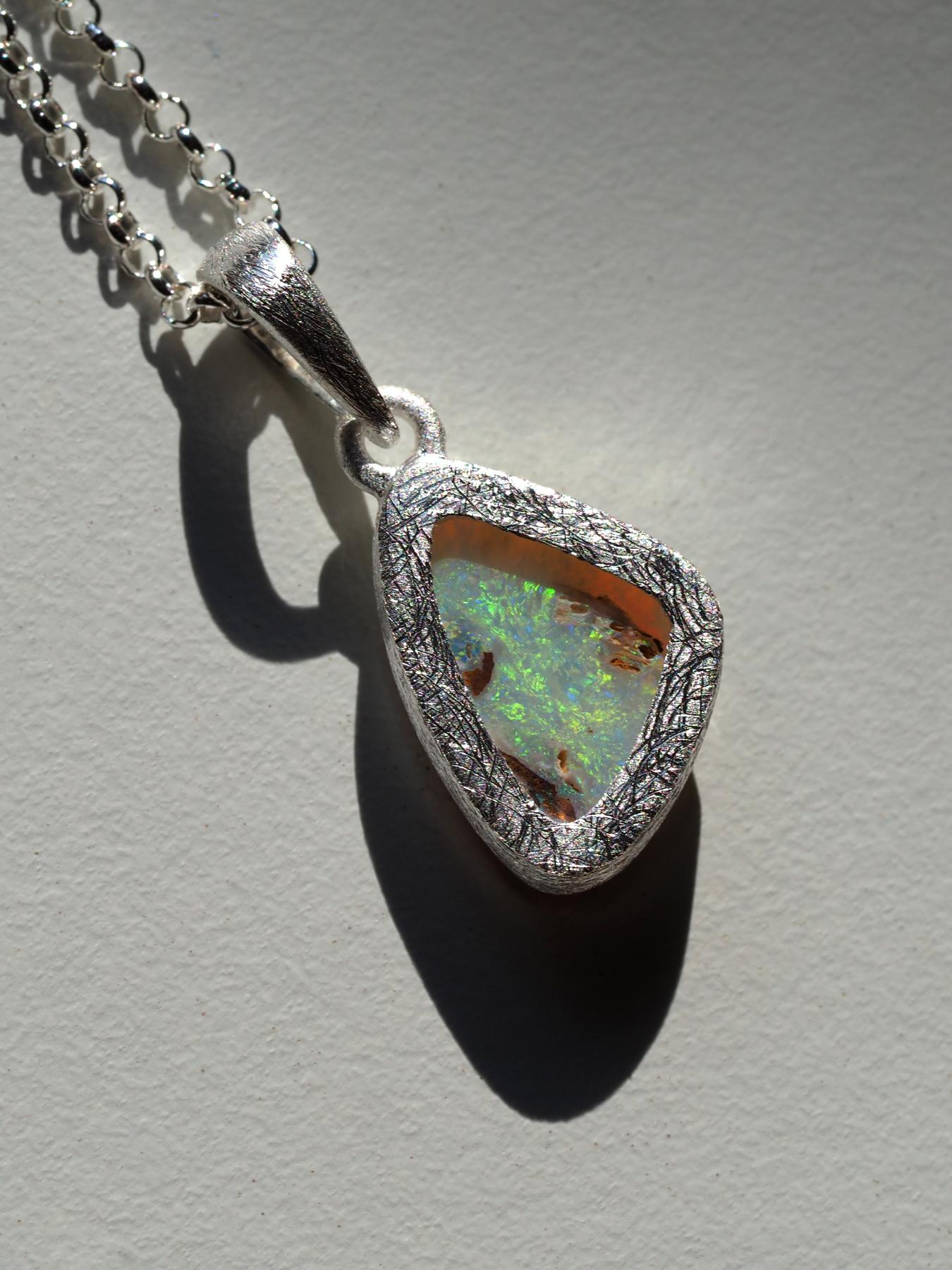 Boulder Opal Silber-Anhänger Geschenk 25005 im Angebot 5