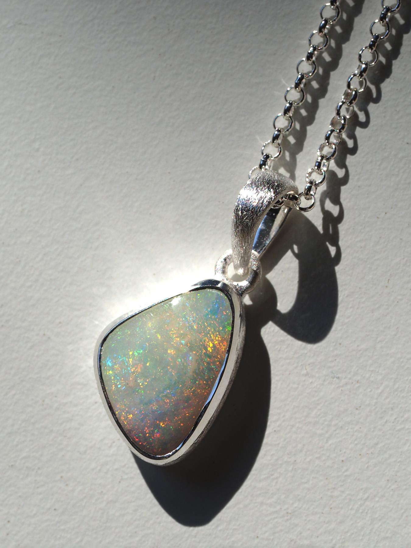 Boulder Opal Silber-Anhänger Geschenk 25005 (Kunsthandwerker*in) im Angebot