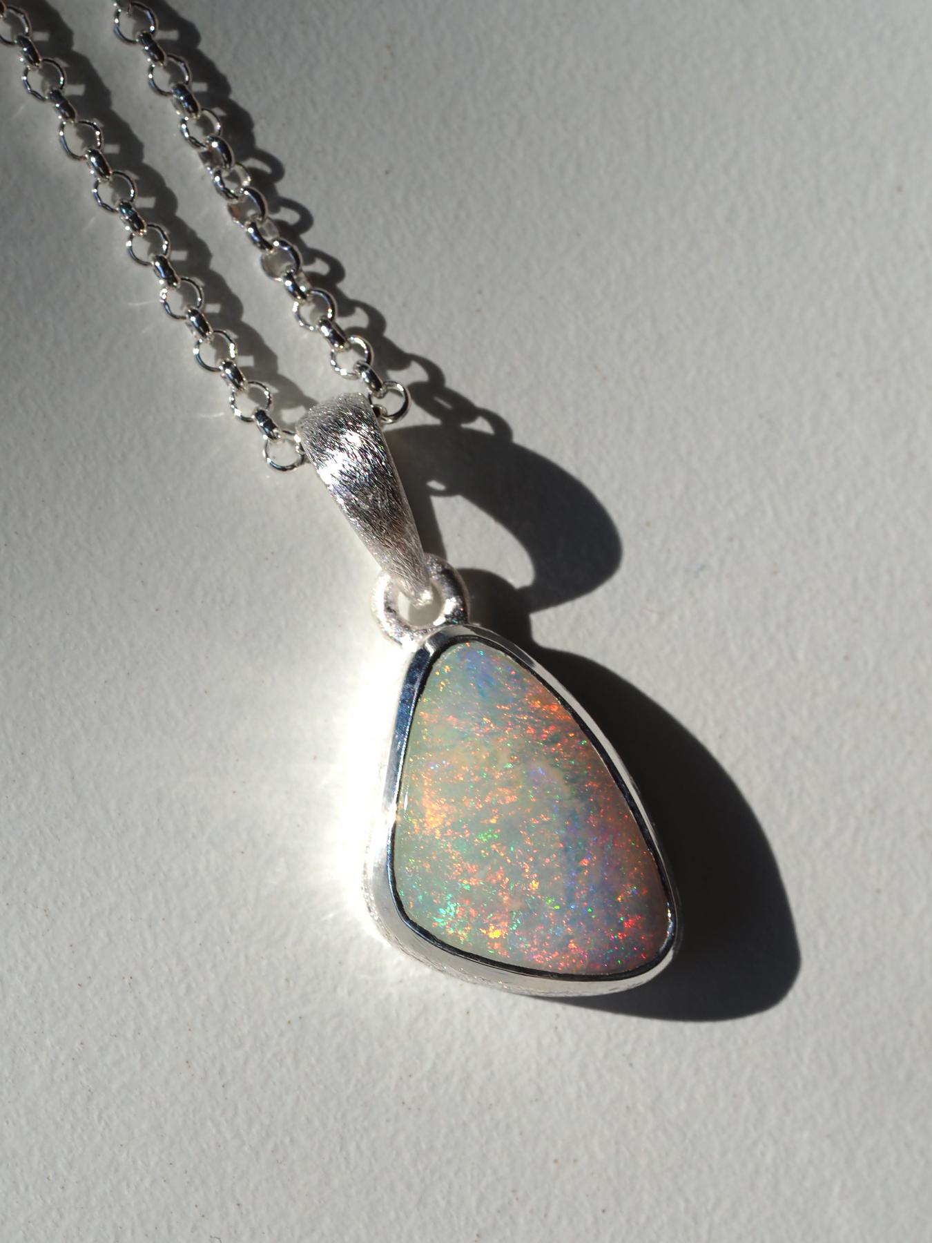 Boulder Opal Silber-Anhänger Geschenk 25005 im Zustand „Neu“ im Angebot in Berlin, DE