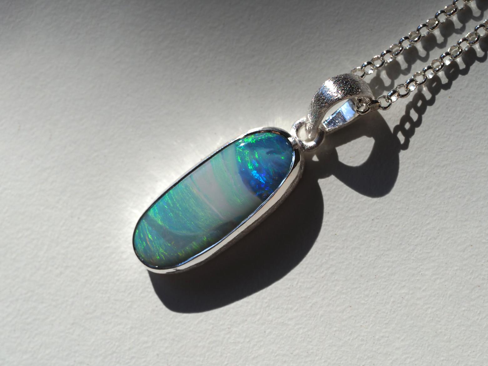 da uomo o donna Ciondolo Boulder Opal in argento regalo 5ct opale australiano in vendita