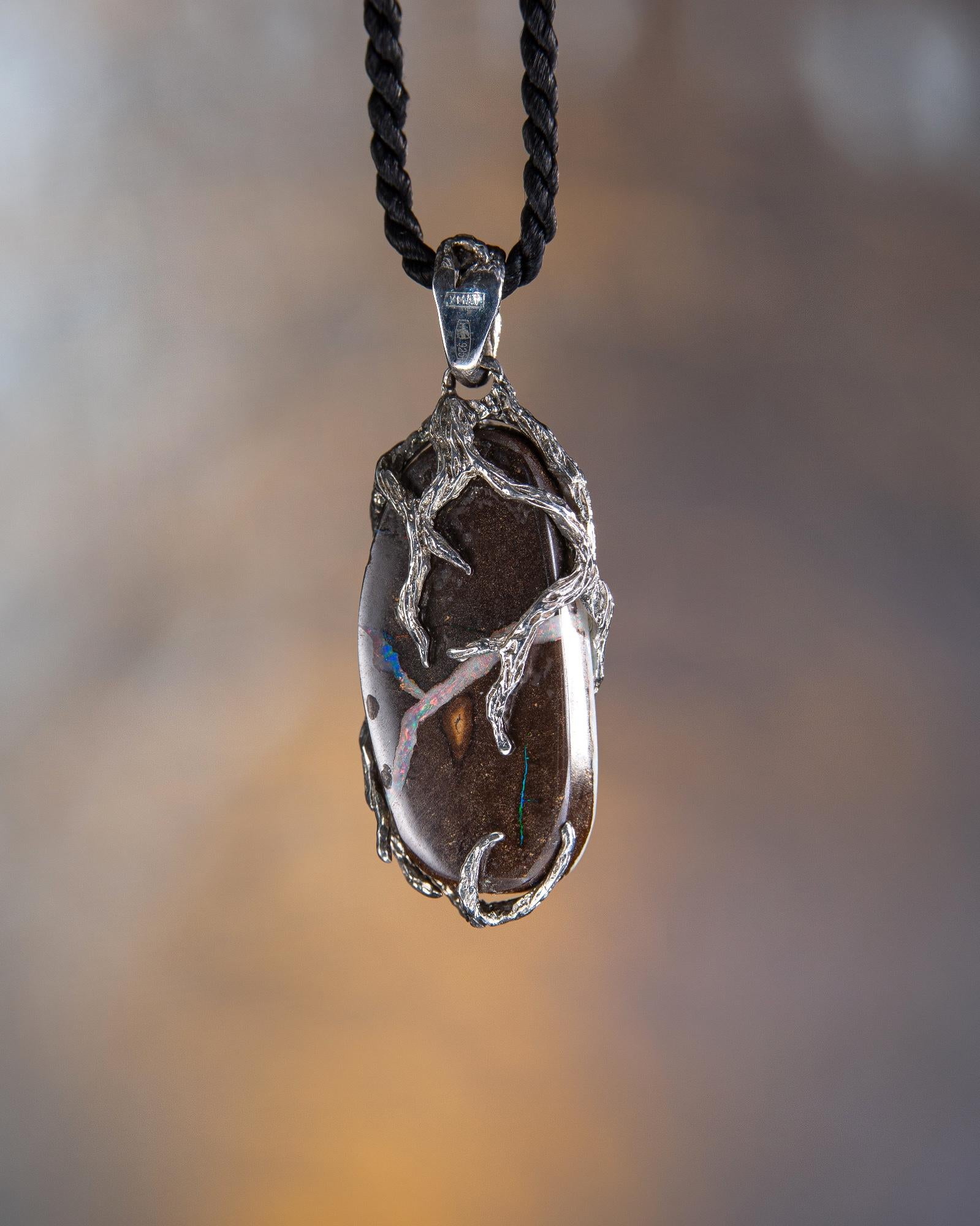 Boulder Opal Silver Pendentif cadeau Multicolore Natural Australian Stone necklace en vente 2