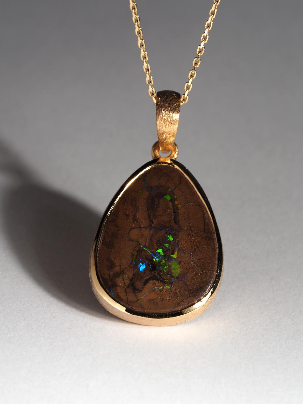 Boulder Opal Silver Pendentif Koroit Opal Collier plaqué or Unisexe en vente