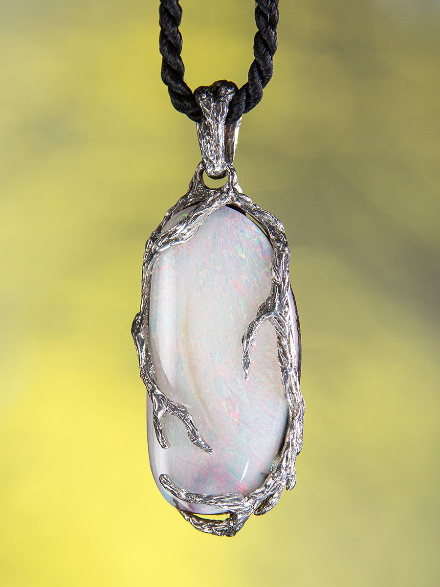 Boulder Opal Silver Pendant Nacreous White Multicolor Natural Australian Stone For Sale 3