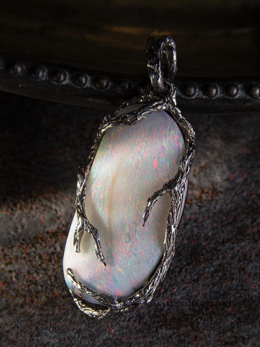 Boulder Opal Silver Pendant Nacreous White Multicolor Natural Australian Stone For Sale 4