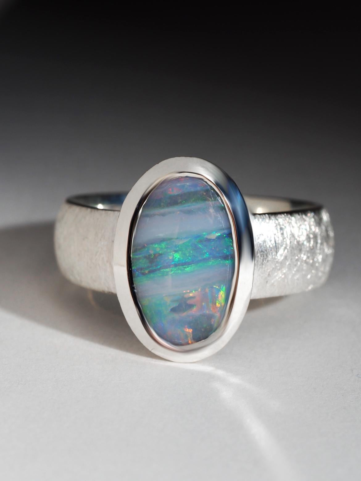 Anillo de plata con ópalo de Boulder en venta 4