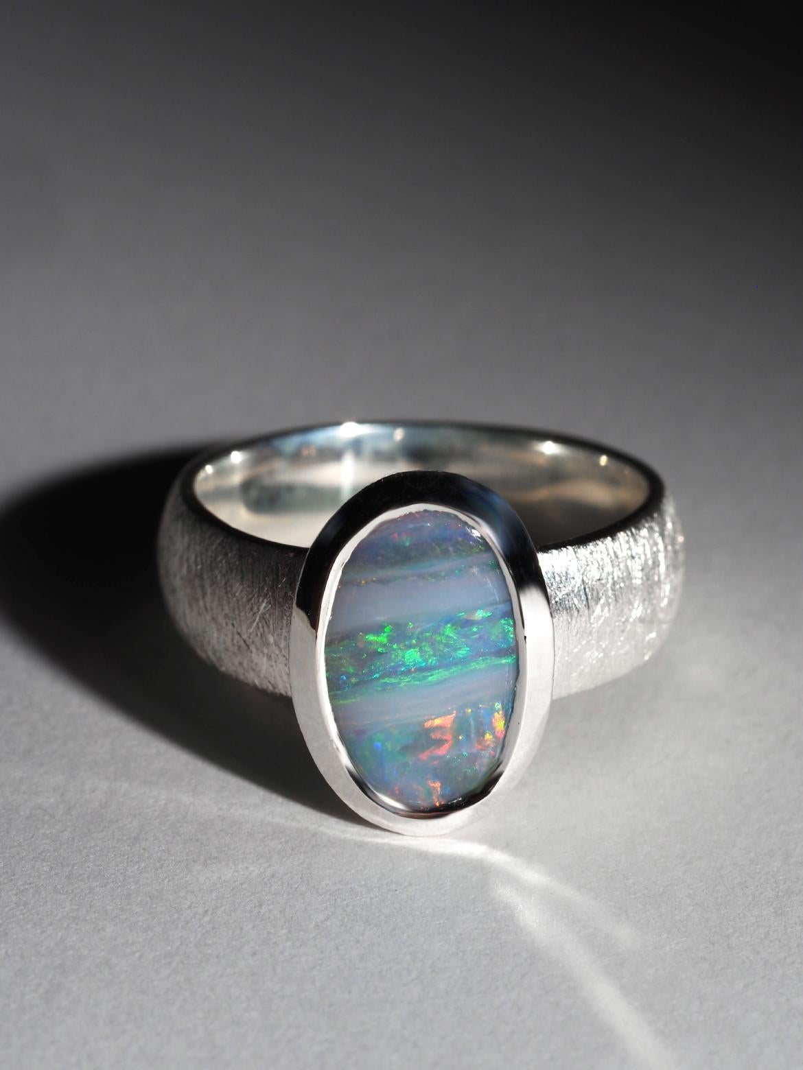 Anillo de plata con ópalo de Boulder en venta 5