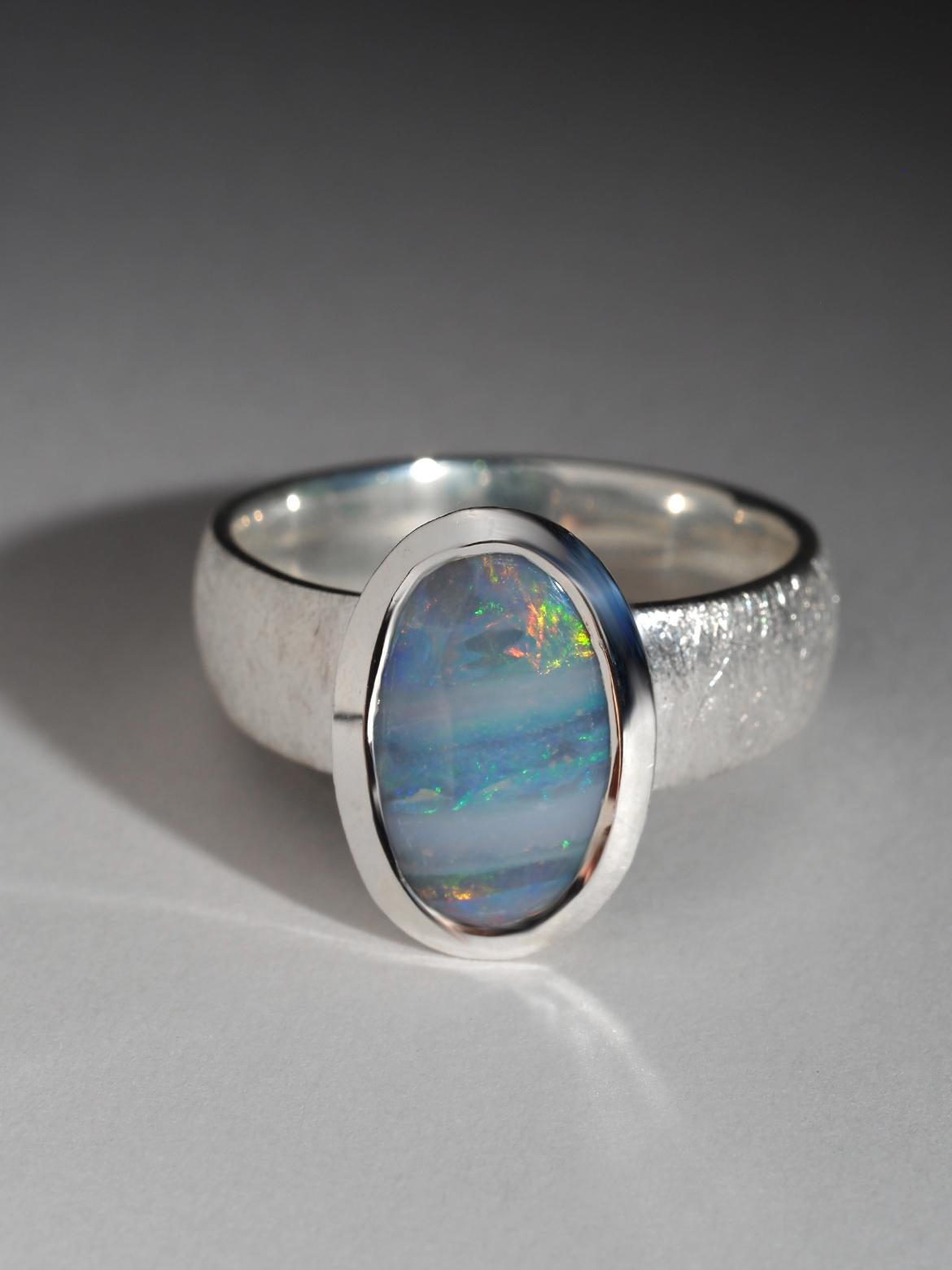 Anillo de plata con ópalo de Boulder en venta 6