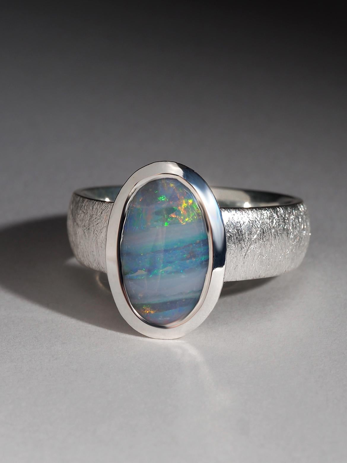 Anillo de plata con ópalo de Boulder en venta 2
