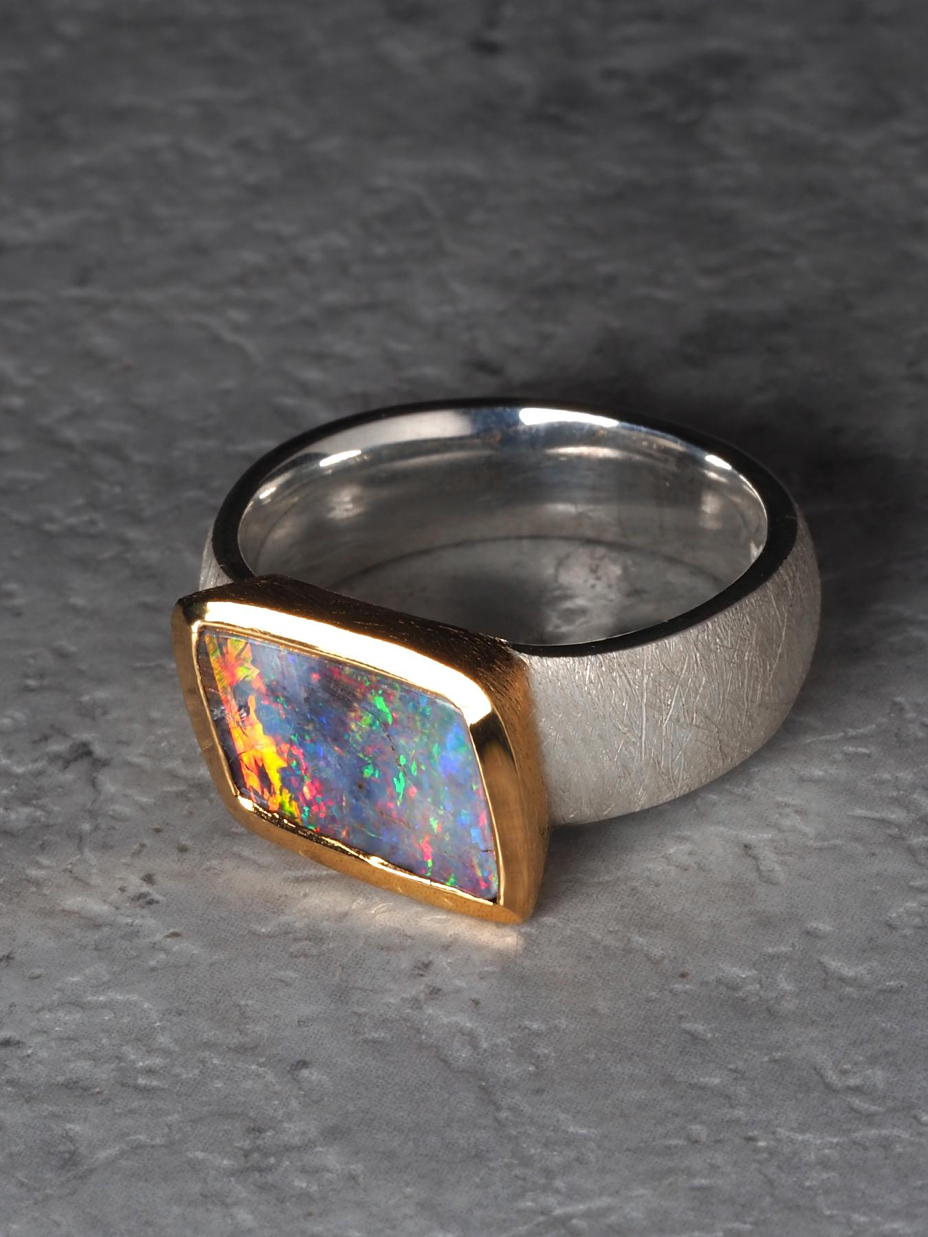 Anello d'argento con opale Boulder in vendita 2