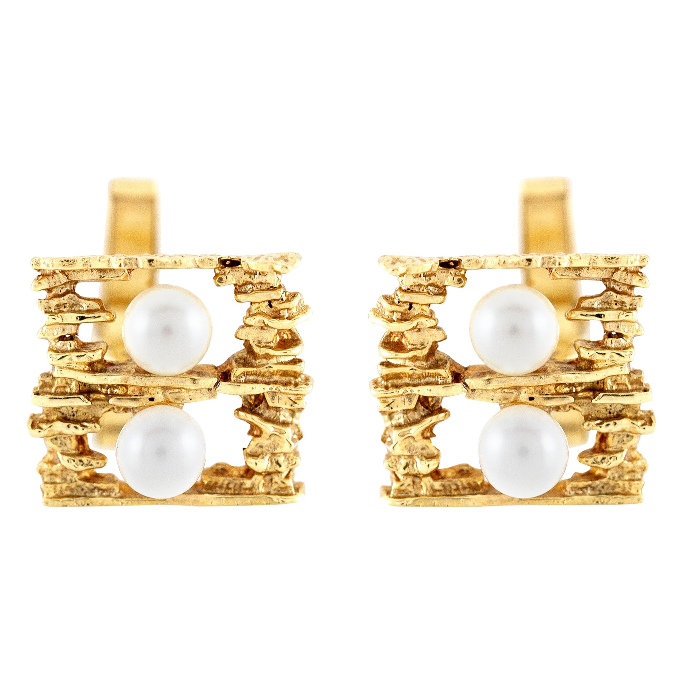 Boulder Wall Gold Cufflinks with Pearls
