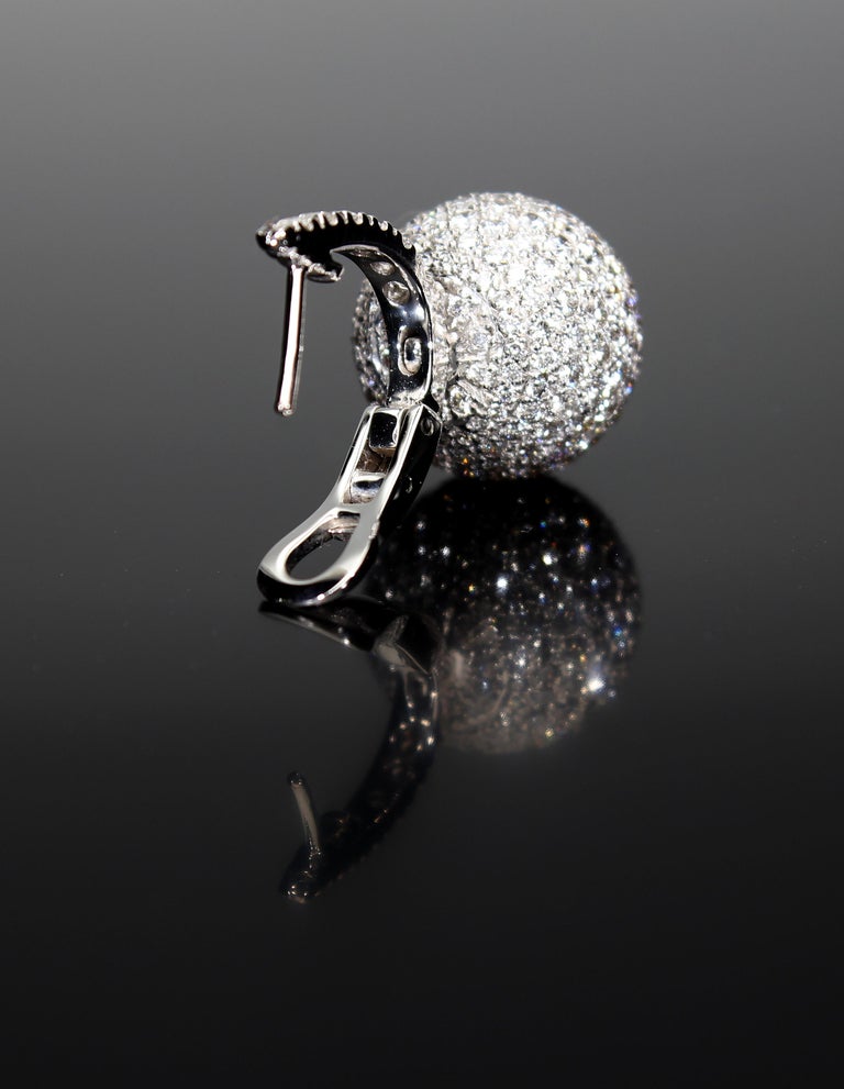 Boule Earrings with Pavè of 13.00 Carats of Diamonds in 18 Kt White Gold For Sale 4
