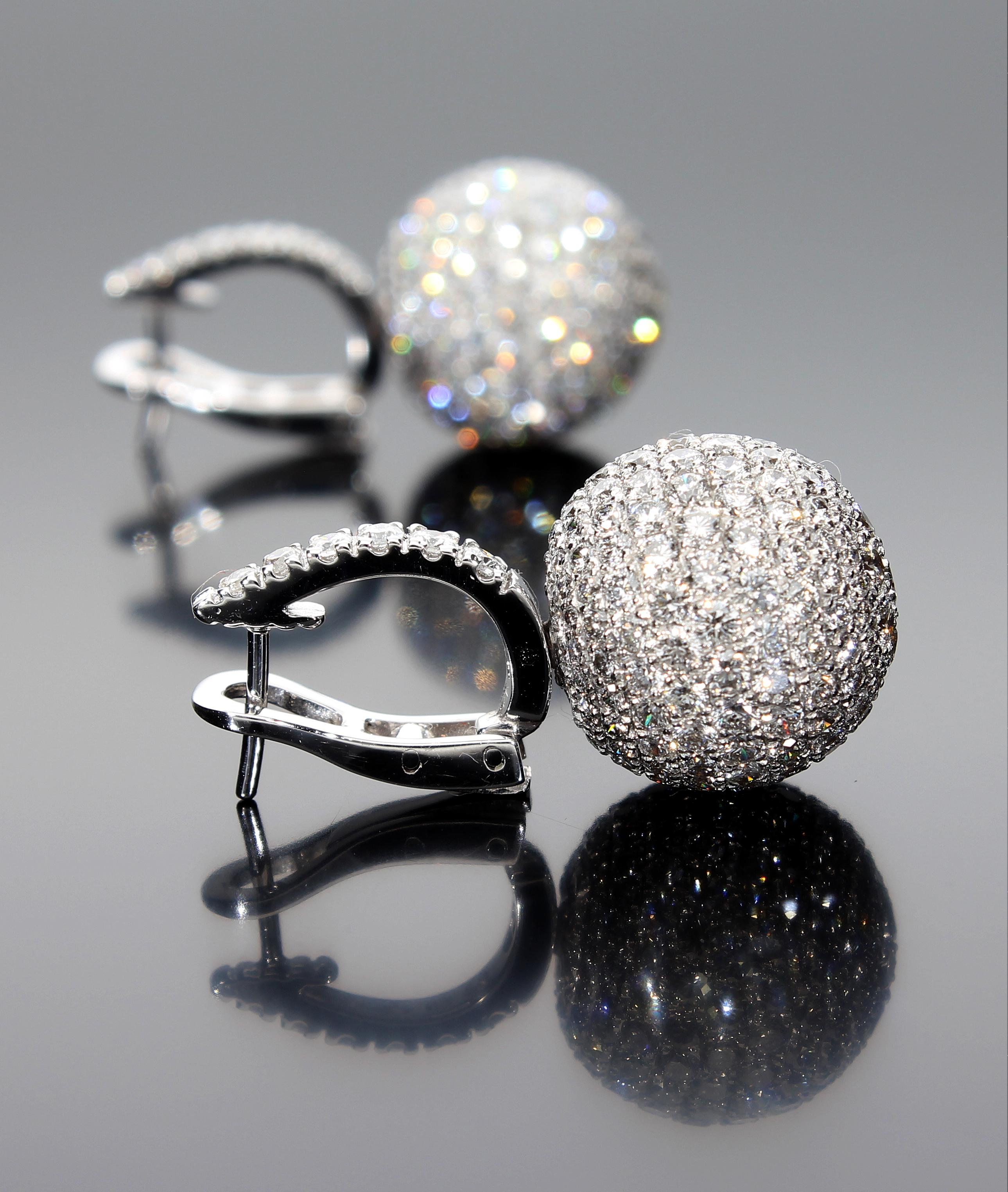 Diamonds ct 13.00 Contemporary ball earrings, in 18 Kt gold. Handcraft in Italy. For Sale 6