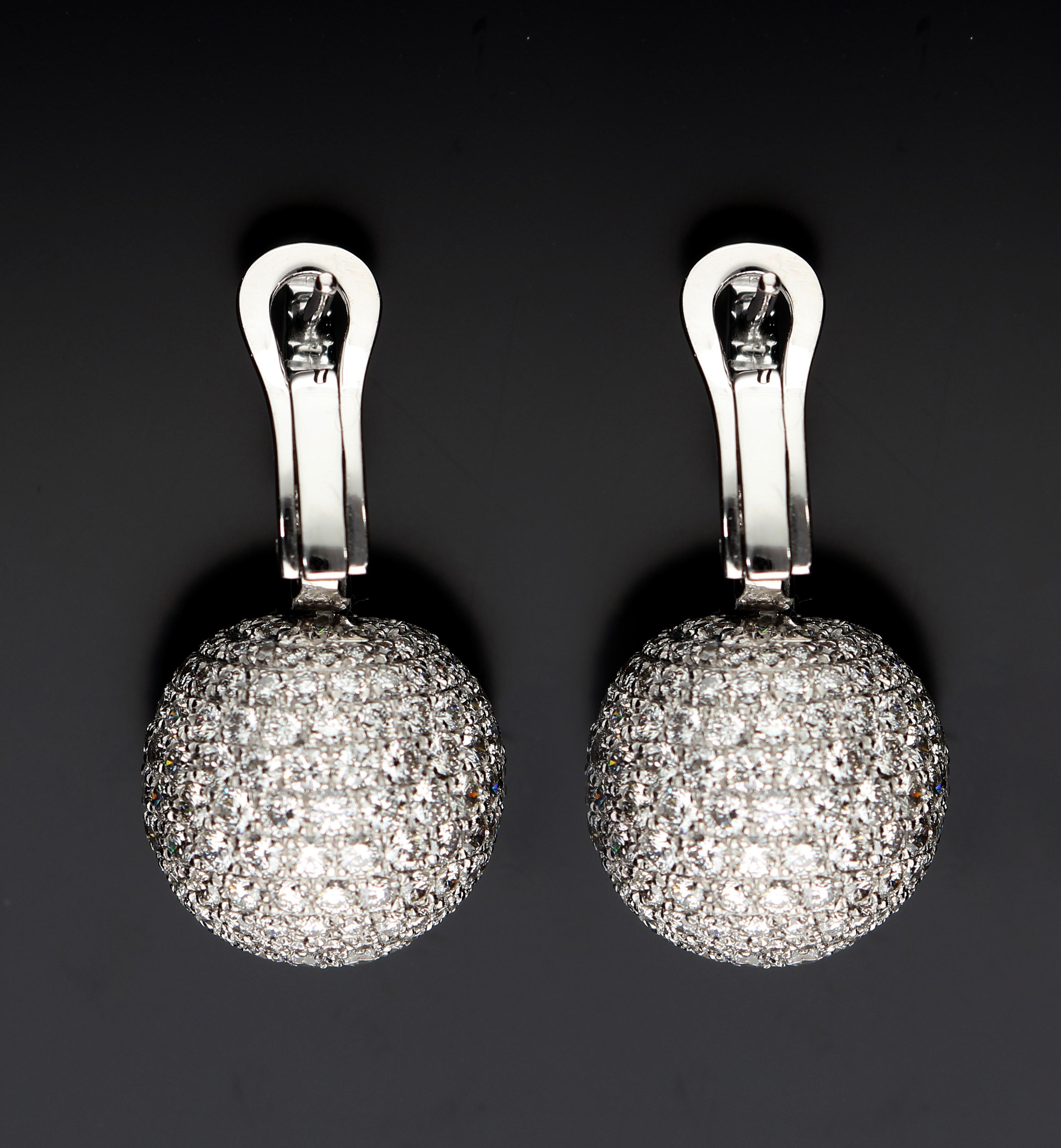 Diamonds ct 13.00 Contemporary ball earrings, in 18 Kt gold. Handcraft in Italy. For Sale 8