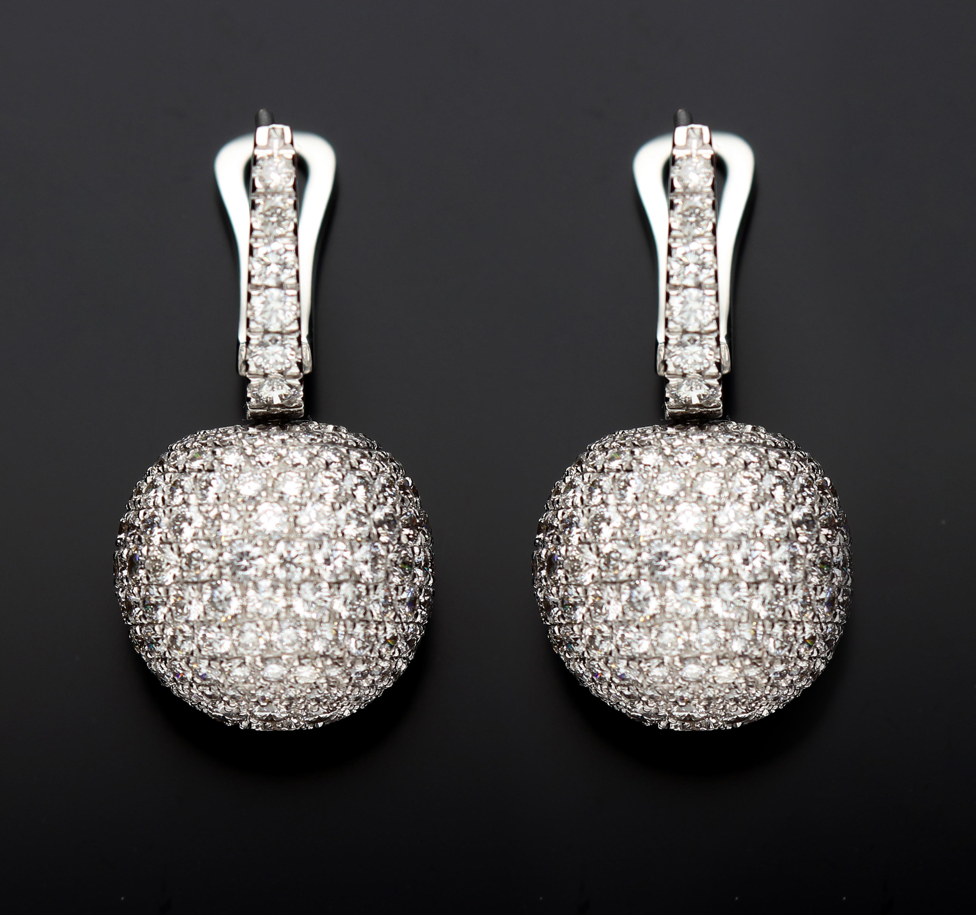 Brilliant Cut Diamonds ct 13.00 Contemporary ball earrings, in 18 Kt gold. Handcraft in Italy. For Sale