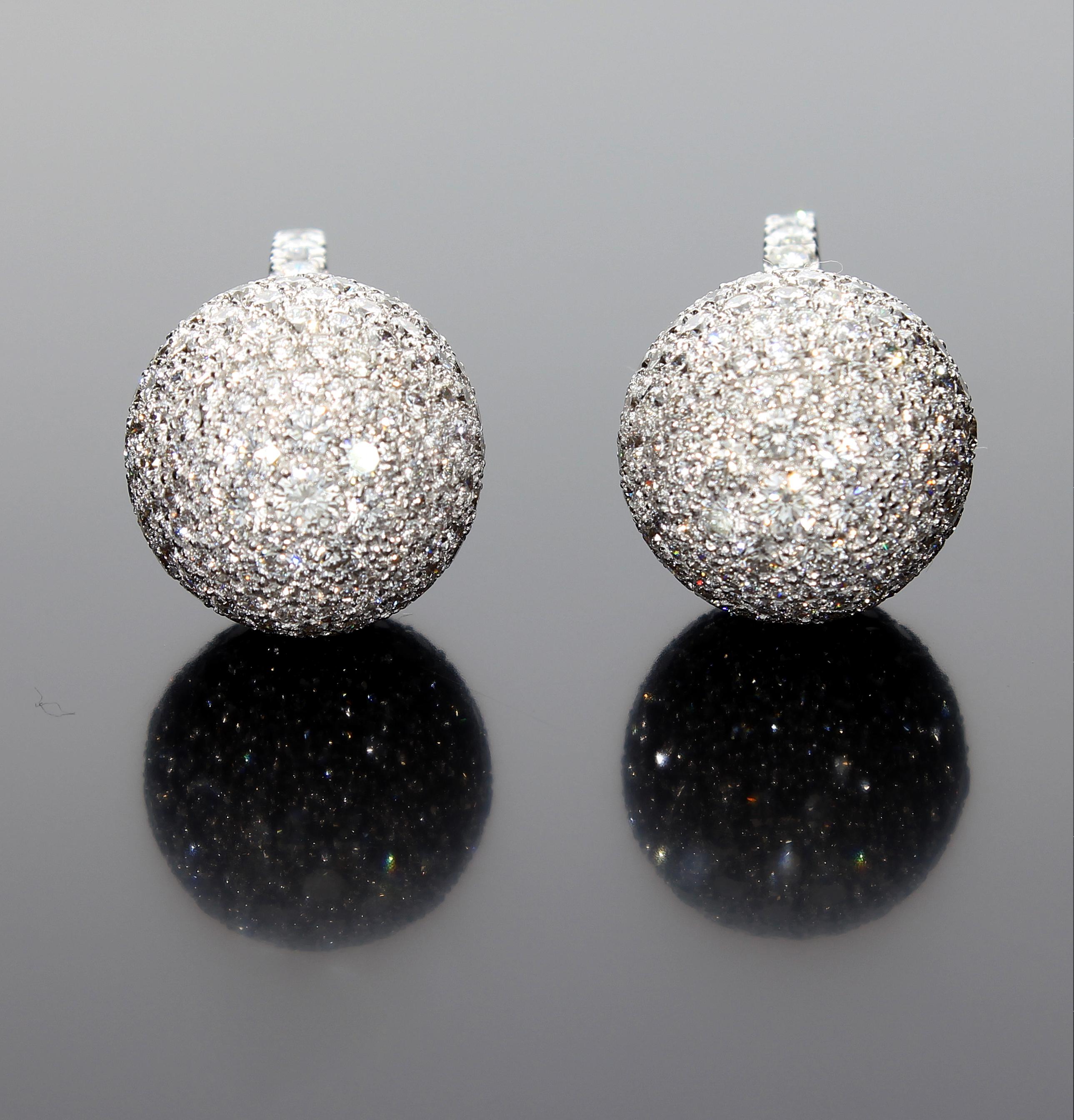 Diamonds ct 13.00 Contemporary ball earrings, in 18 Kt gold. Handcraft in Italy. For Sale 3