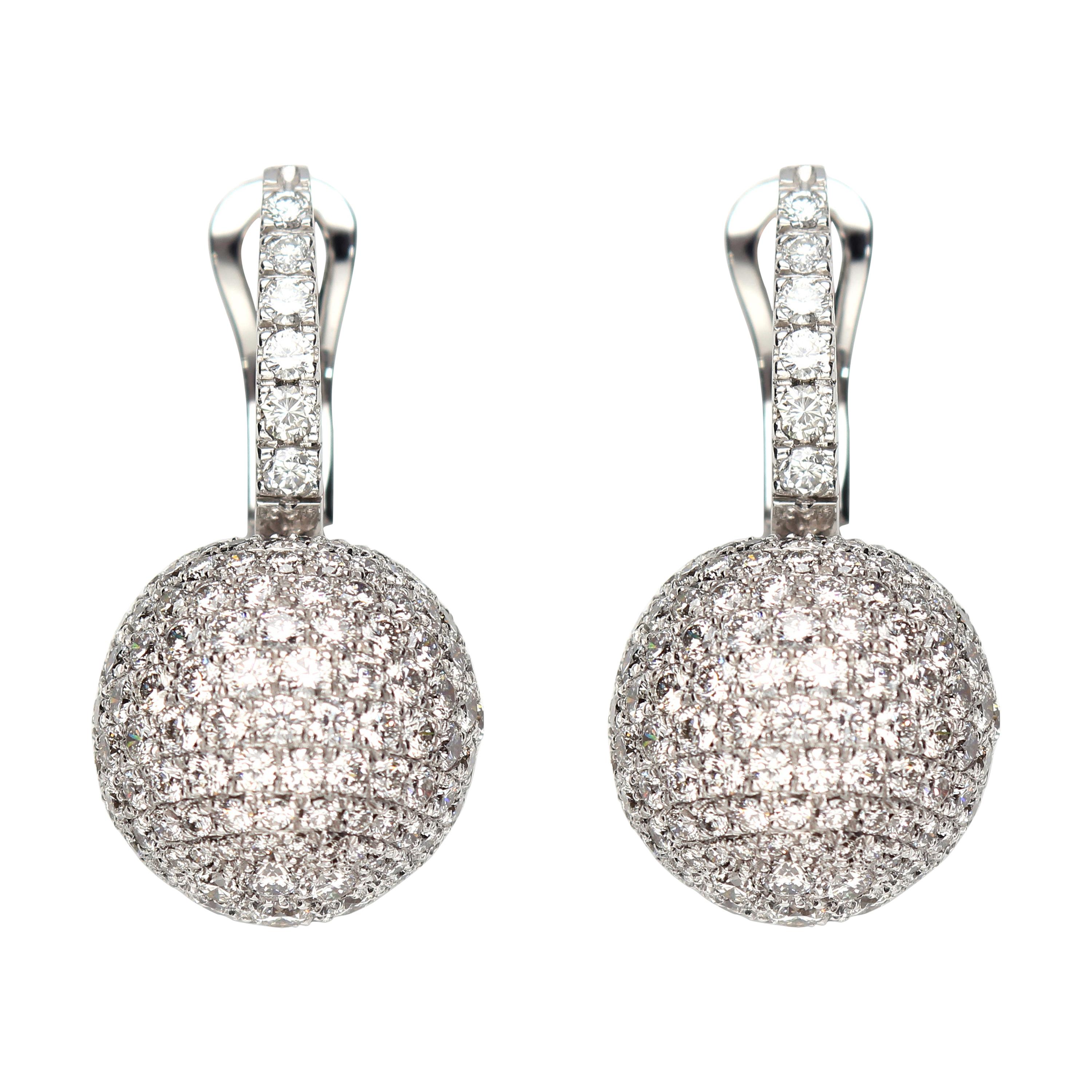 Diamants ct 13.00 Boucles d'oreilles boule contemporaine, en or 18 Kt. Fait à la main en Italie.