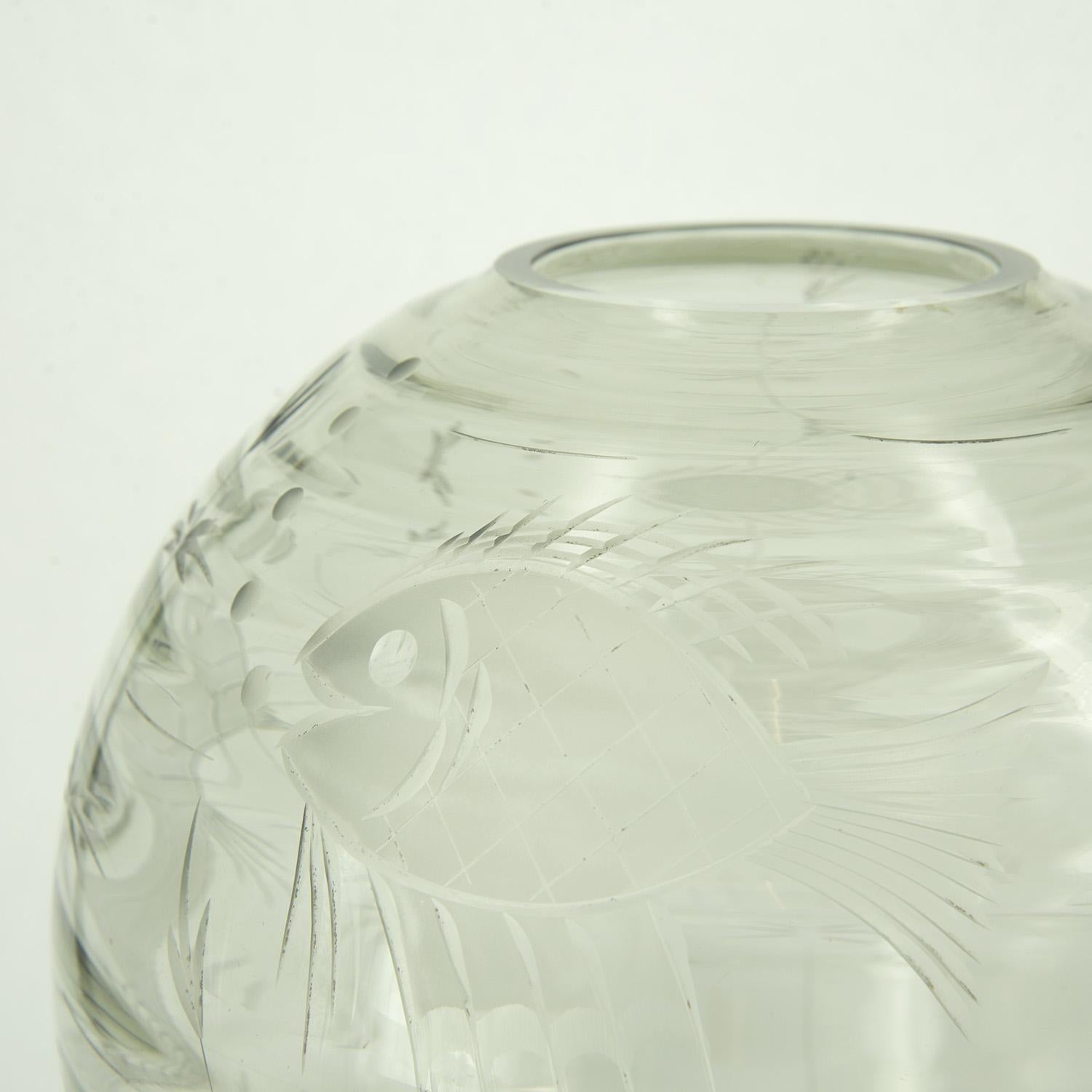 Verre de Murano Boule en verre de Murano gravée de motifs marins, S.A.L.I.R. années 1930 en vente