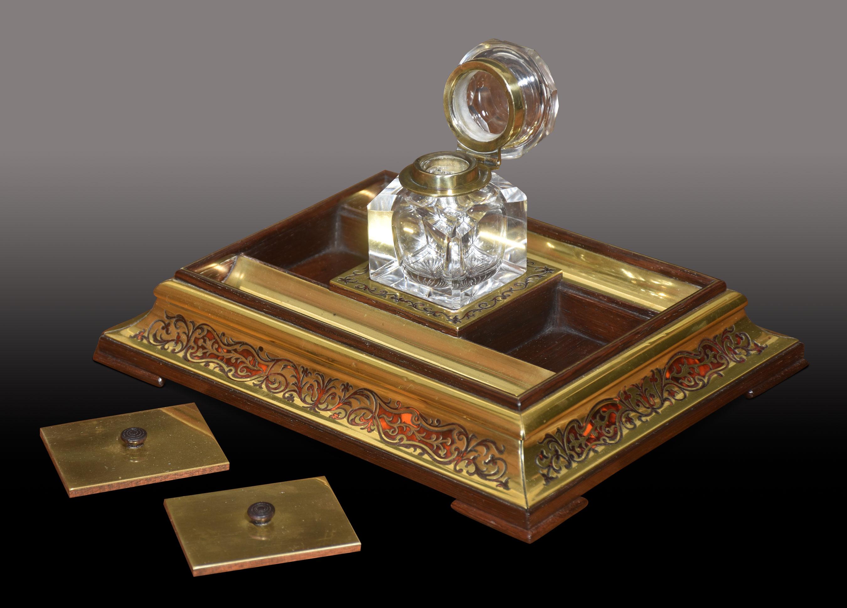 Boulle brass inkstand In Good Condition In Cheshire, GB
