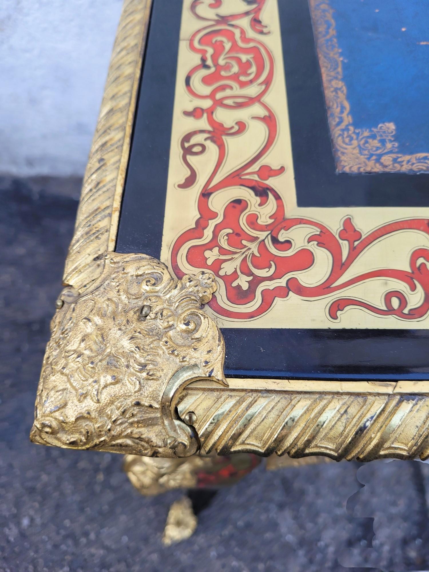 Schreibtisch aus Boulle mit Intarsien und vergoldeter Bronze, 19. Jahrhundert im Zustand „Gut“ im Angebot in MARSEILLE, FR