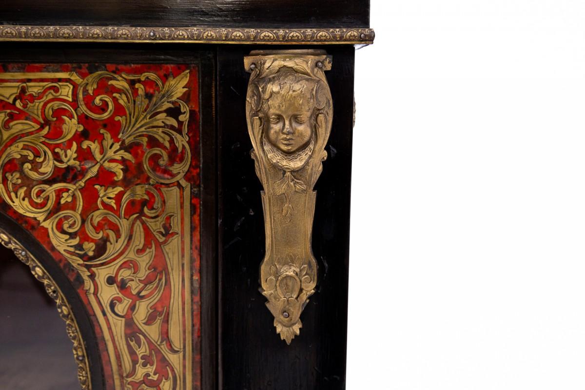 Walnut Boulle display cabinet, France, circa 1880. For Sale
