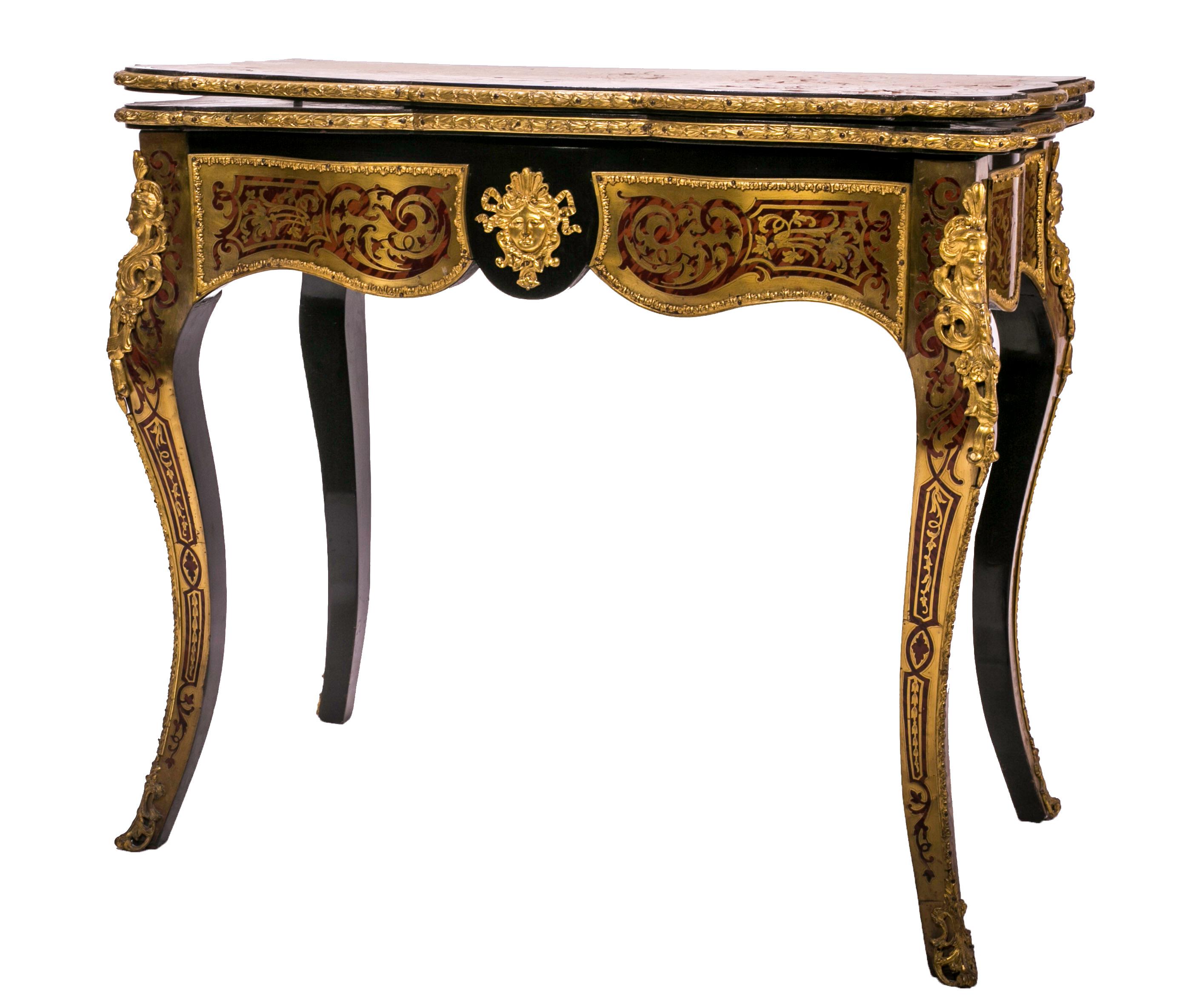 Game table, openable, Boulle.

The beautiful side table, from the 1800s, can be opened by making a rotation of the top.
High quality, veneered in ebony, tortoiseshell and leather.
Brass inserts.
Measures: 
when closed as console table: H. 79