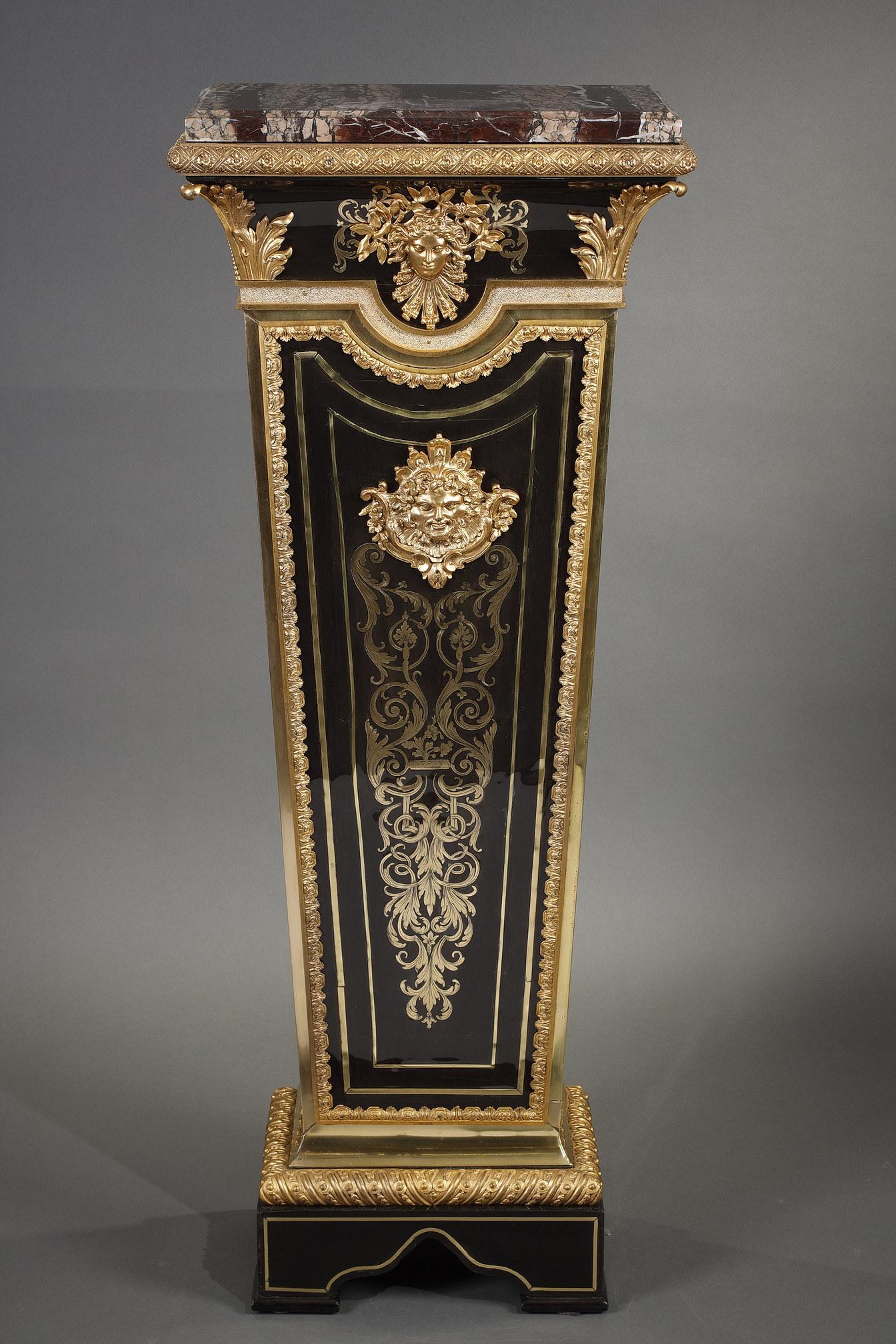 A Louis XIV style wall-side veneered wood pedestal attributed to Befort Jeune, inlaid with a brass 