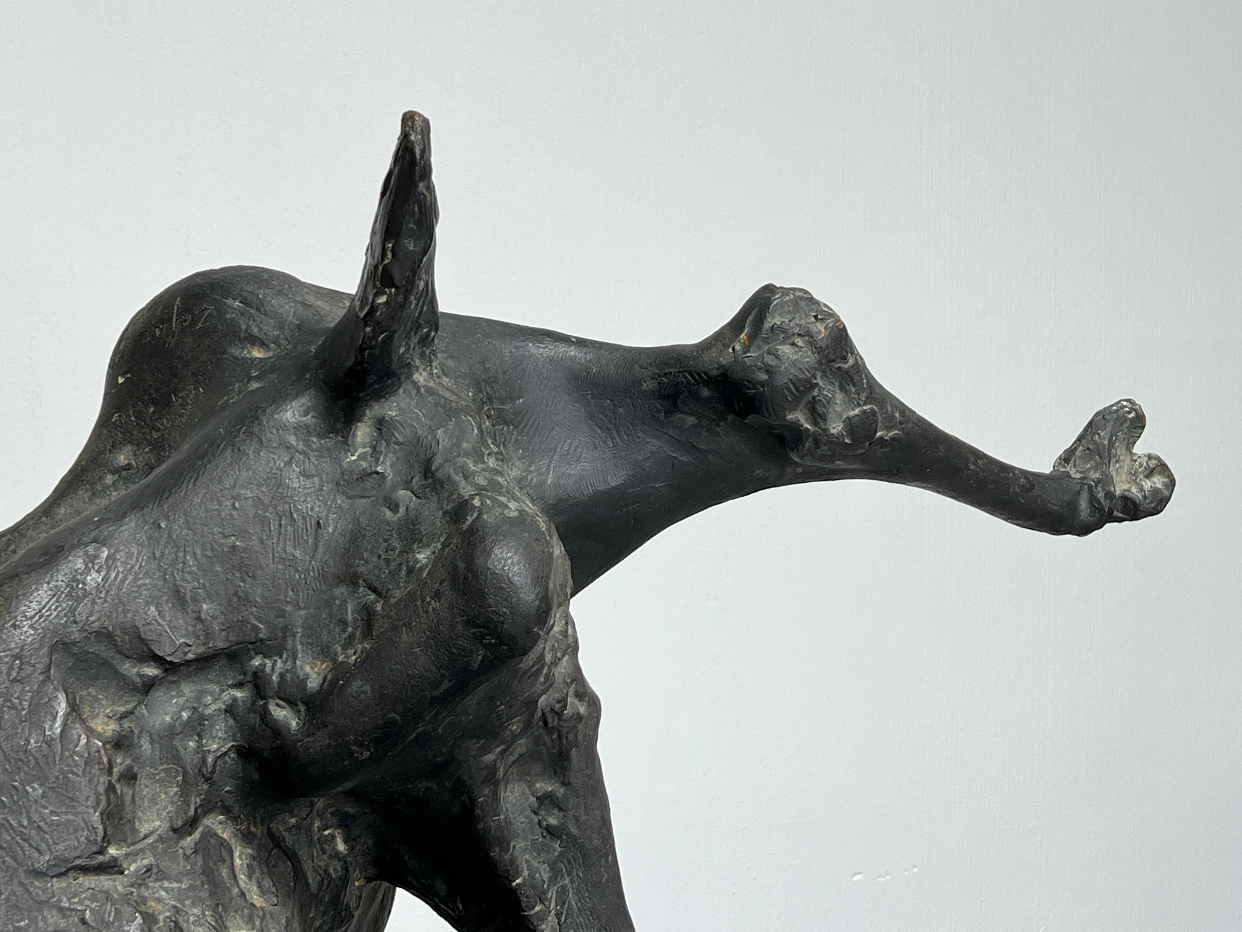 Chèvre liée, jeudi, sculpture en bronze de Jack Zajac en vente 5