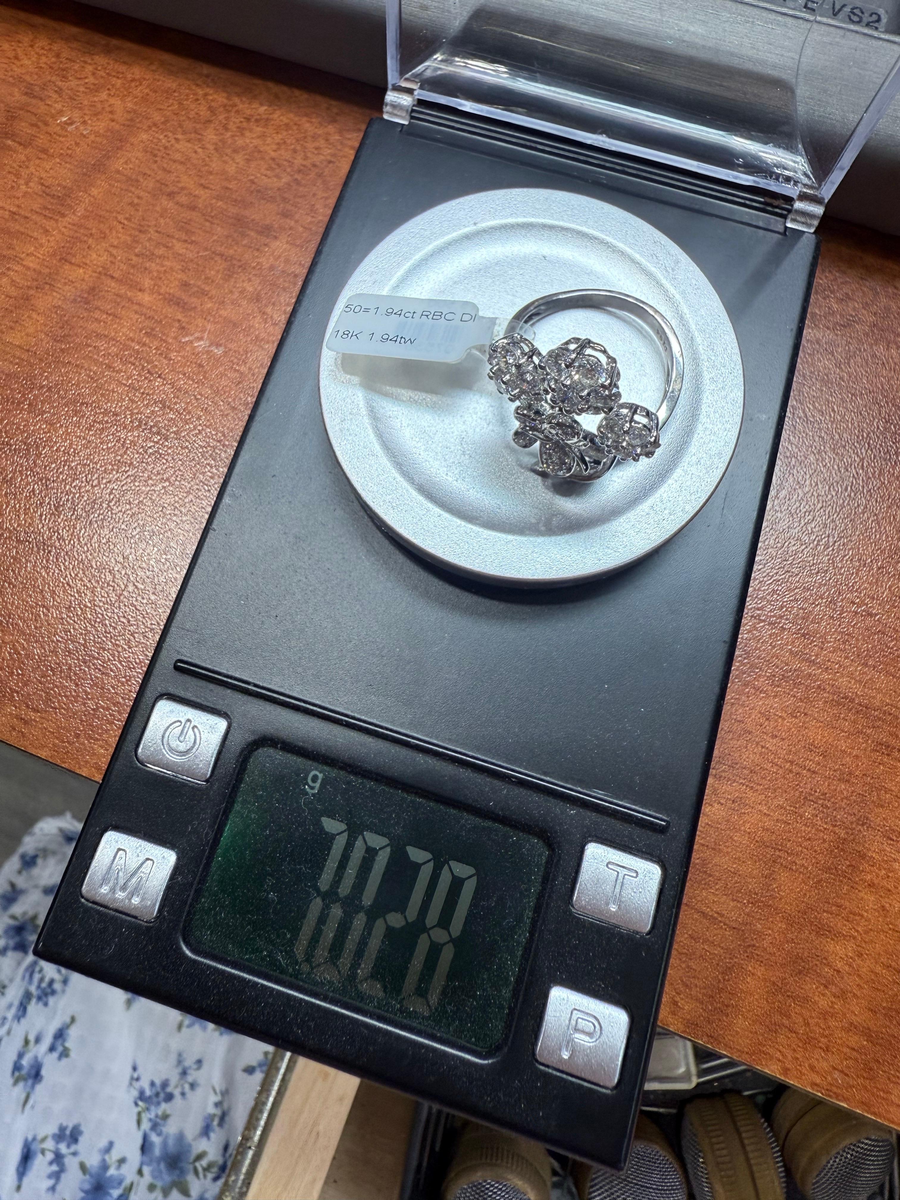 Anello Bouquet Diamond Anello cocktail in oro bianco 18KT Anello floreale in vendita 1