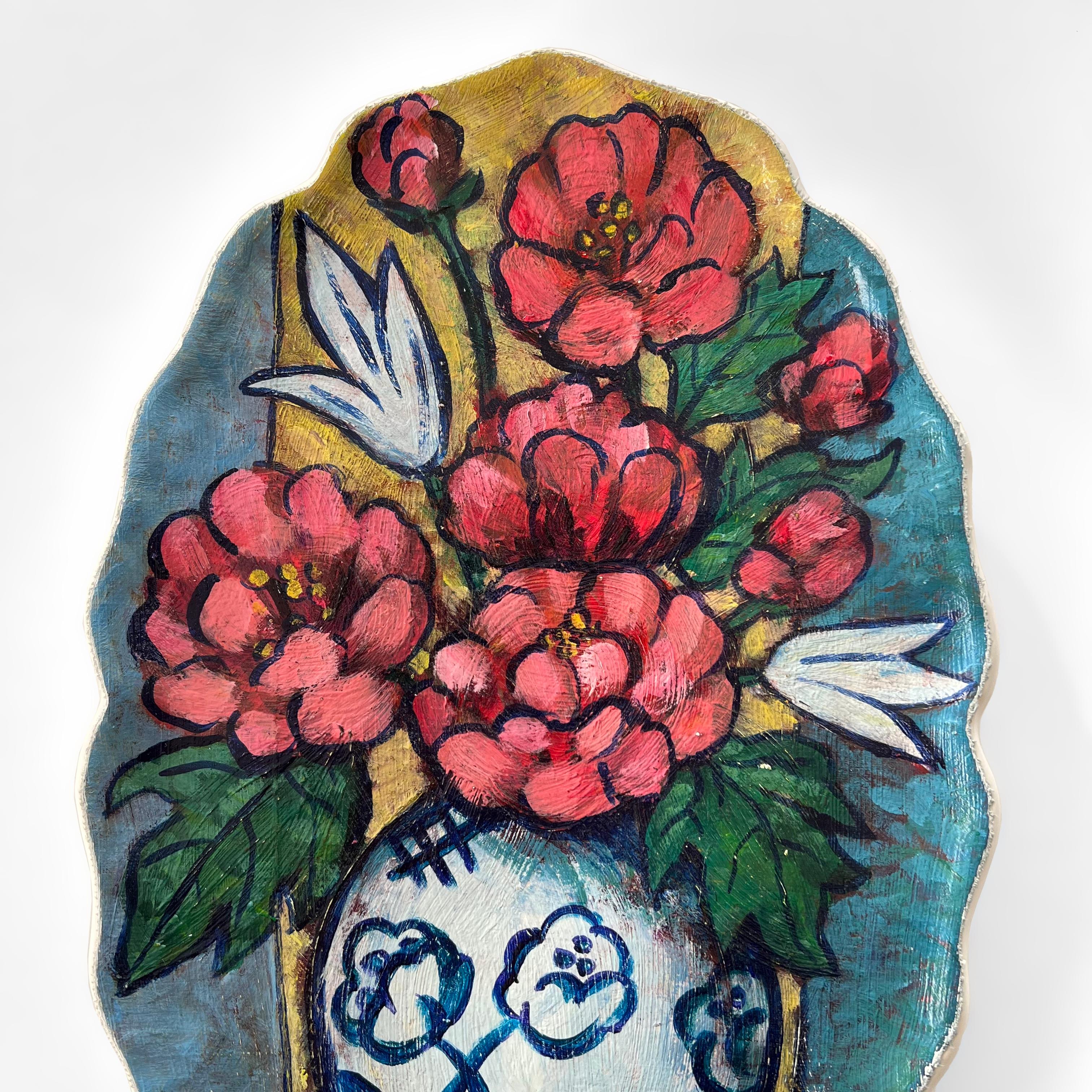 „Bouquet in kugelförmiger Vase“ – Einzigartige Wandkunstplatte (Glasiert)