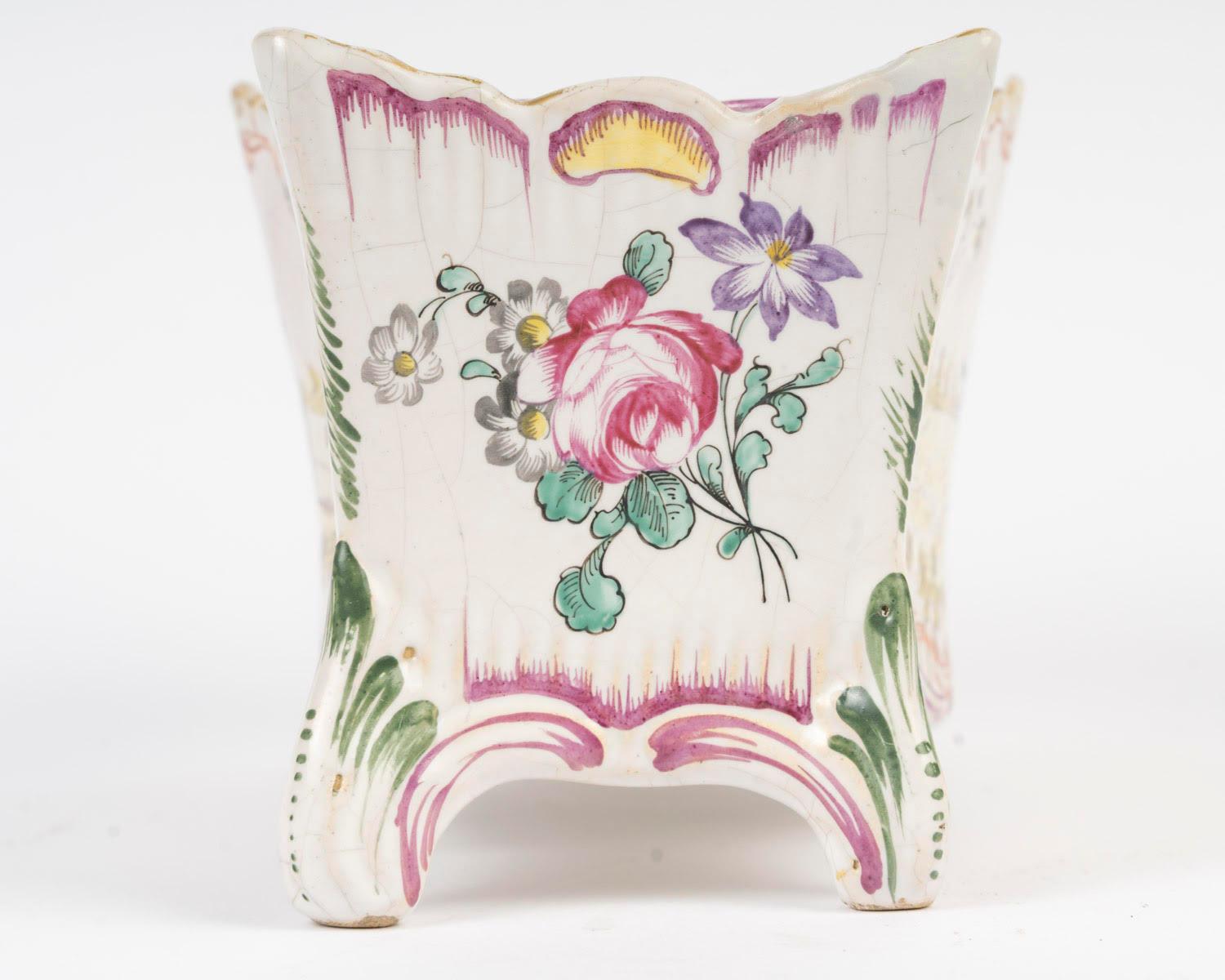 Porcellana Bouquetière, un vaso di porcellana del XVIII secolo. in vendita