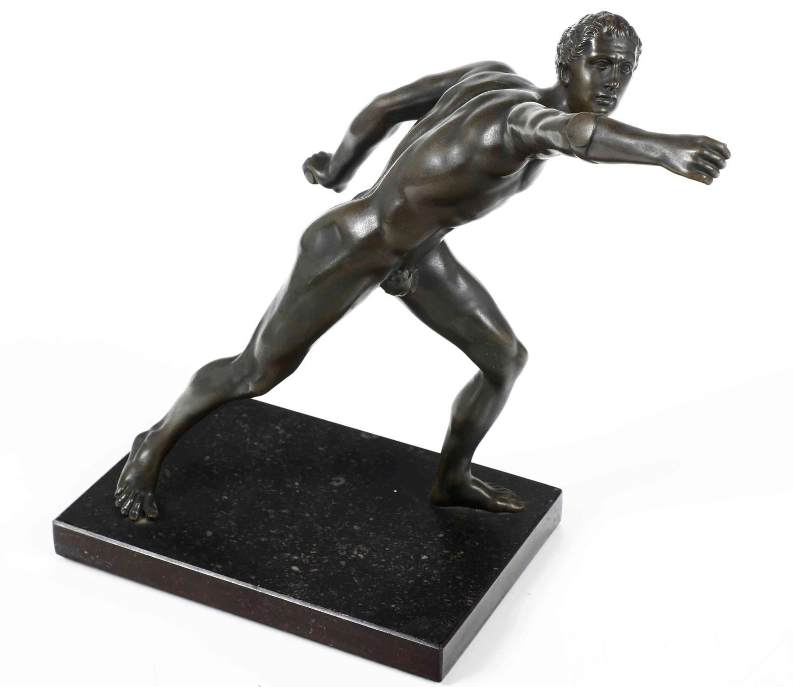 italien Gladiateur bourgeois.  Sculpture en bronze, signée HR Début du 20e siècle