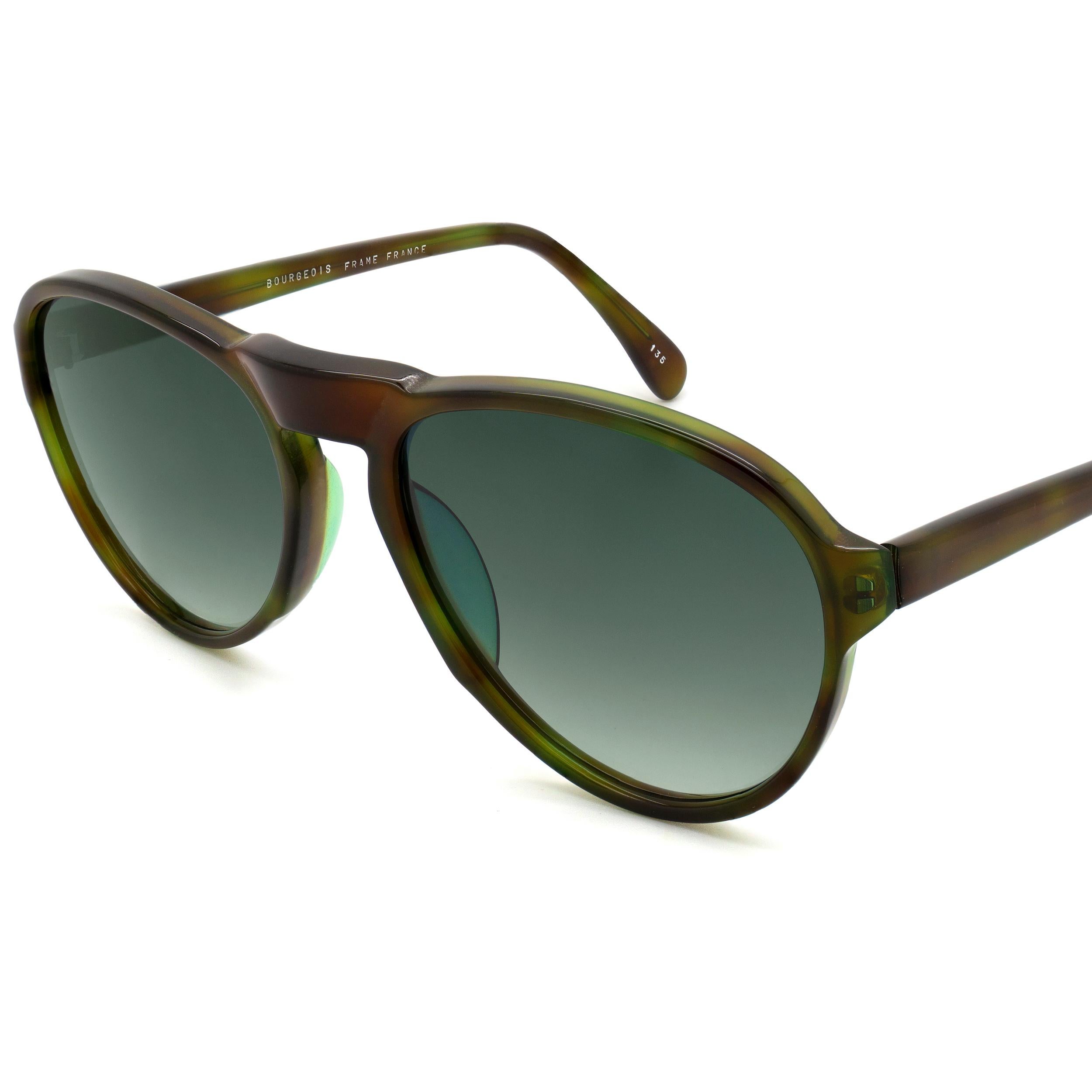 Bourgeois sunglasses green pilot, FRANCE In New Condition For Sale In Santa Clarita, CA