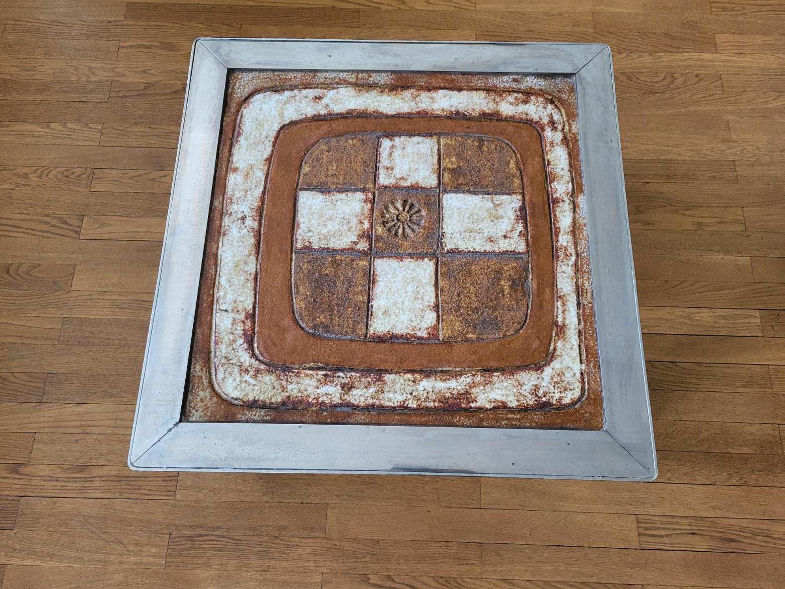 Bout de canapé Jean Gregorieff pour Roche Bobois céramique et chrome France 1970 en vente 2