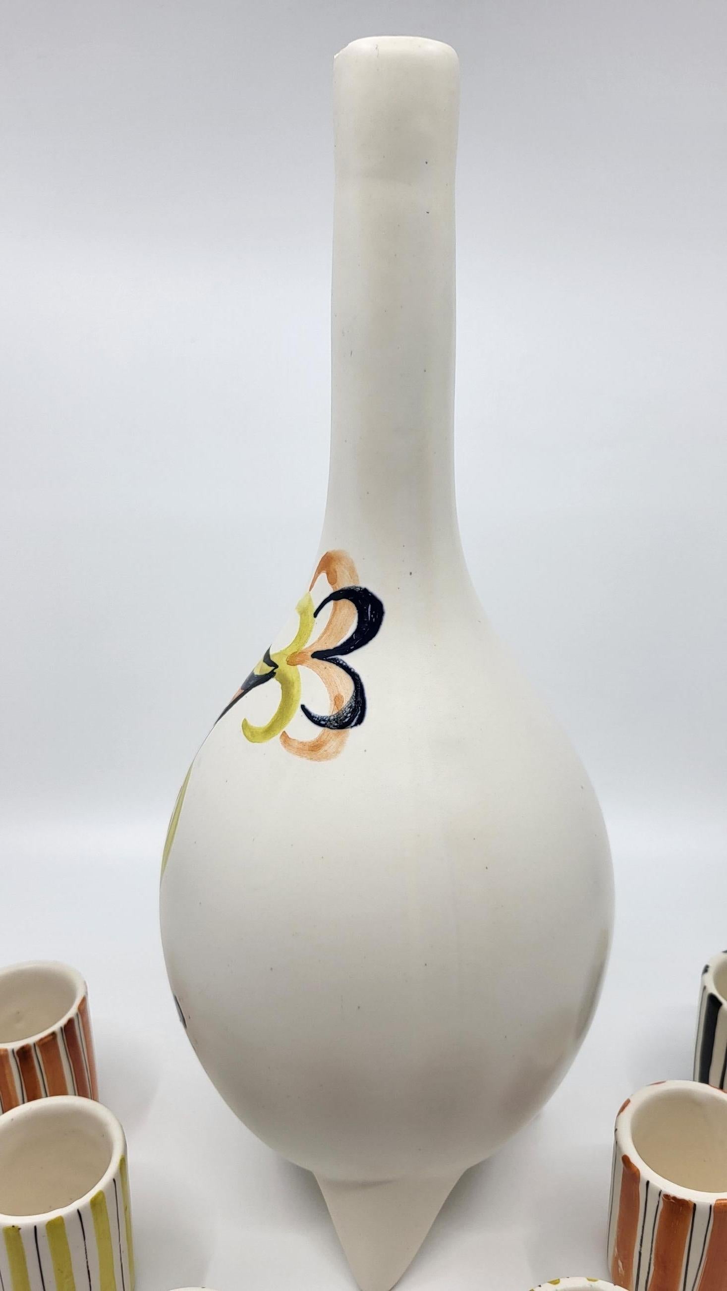 Bouteille et godets de Roger Capron en céramique Francaise French Riviera 1950 en Bueno estado para la venta en London, England