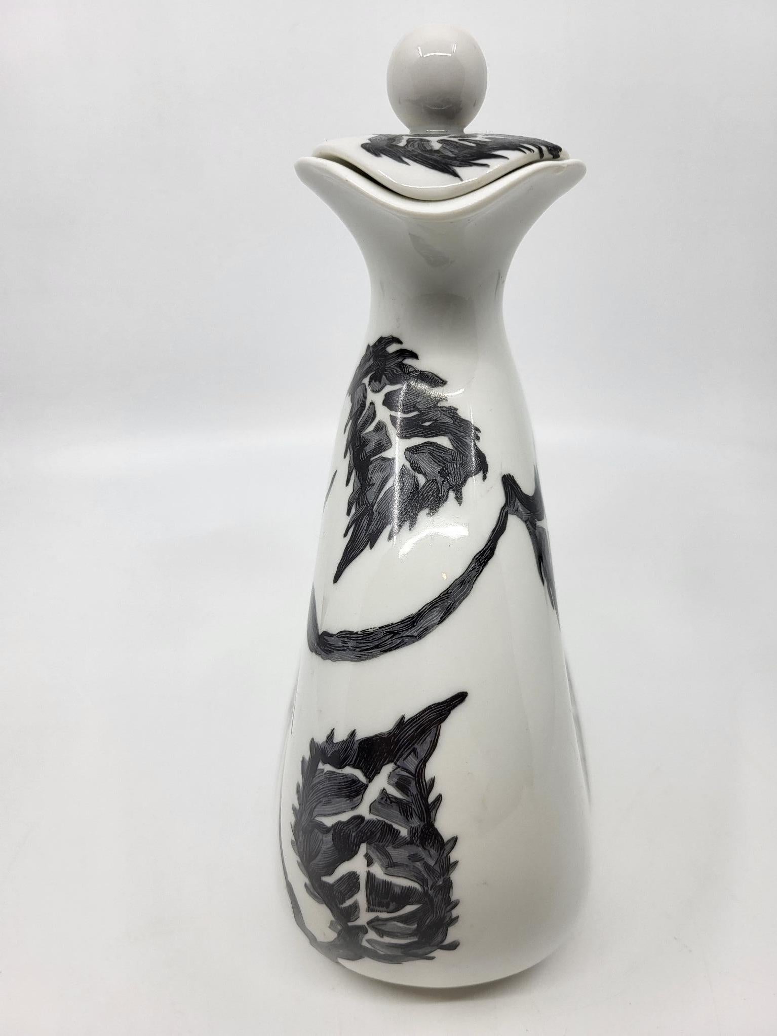 Émaillé Bouteille Jean Lurçat par Haviland Limoges en porcelaine Francaise en vente