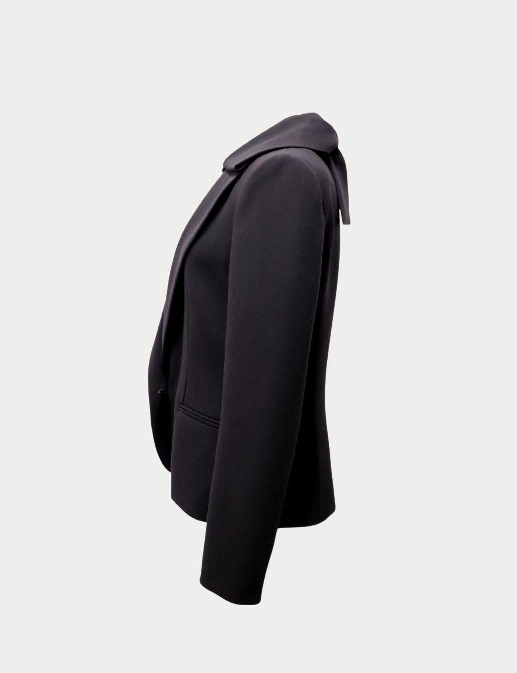 Boutique Moschino Schwarzer taillierter Blazer mit Schleifendetail - US 8 / EU 44 Damen im Angebot