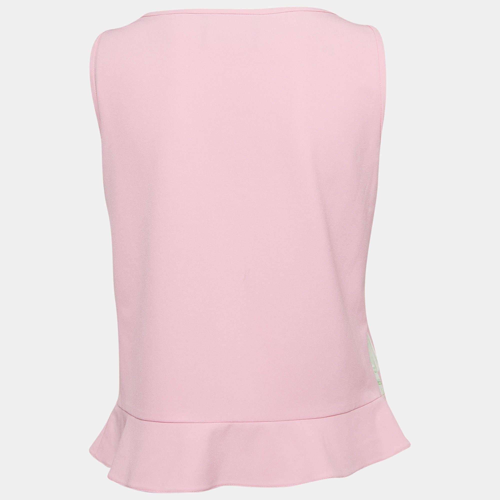 La cuidada confección, los materiales de calidad y los cortes elegantes hacen de este top de diseño una pieza para atesorar Se presenta en un diseño clásico para que sea fácil de peinar.
