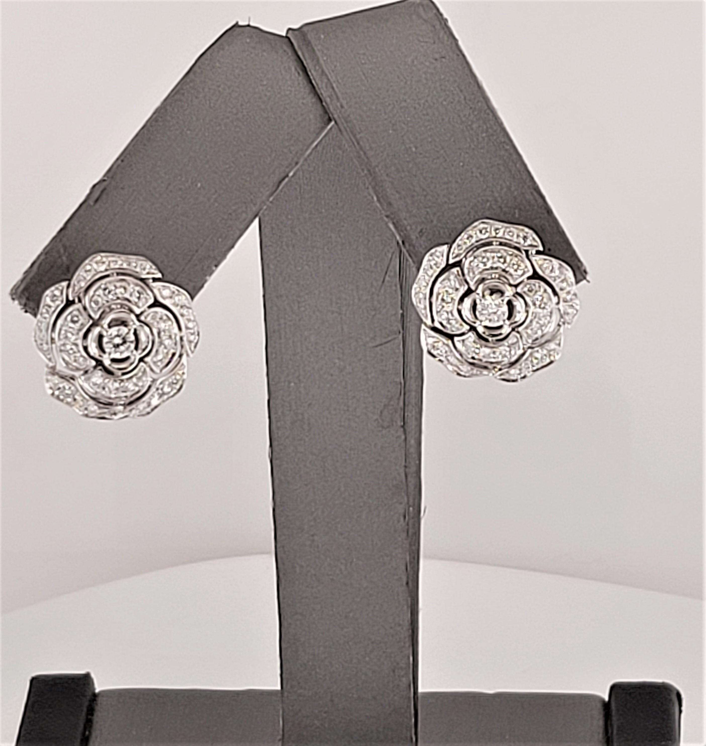 Round Cut BOUTON DE CAMELIA EARRINGS 18K White gold, with diamonds