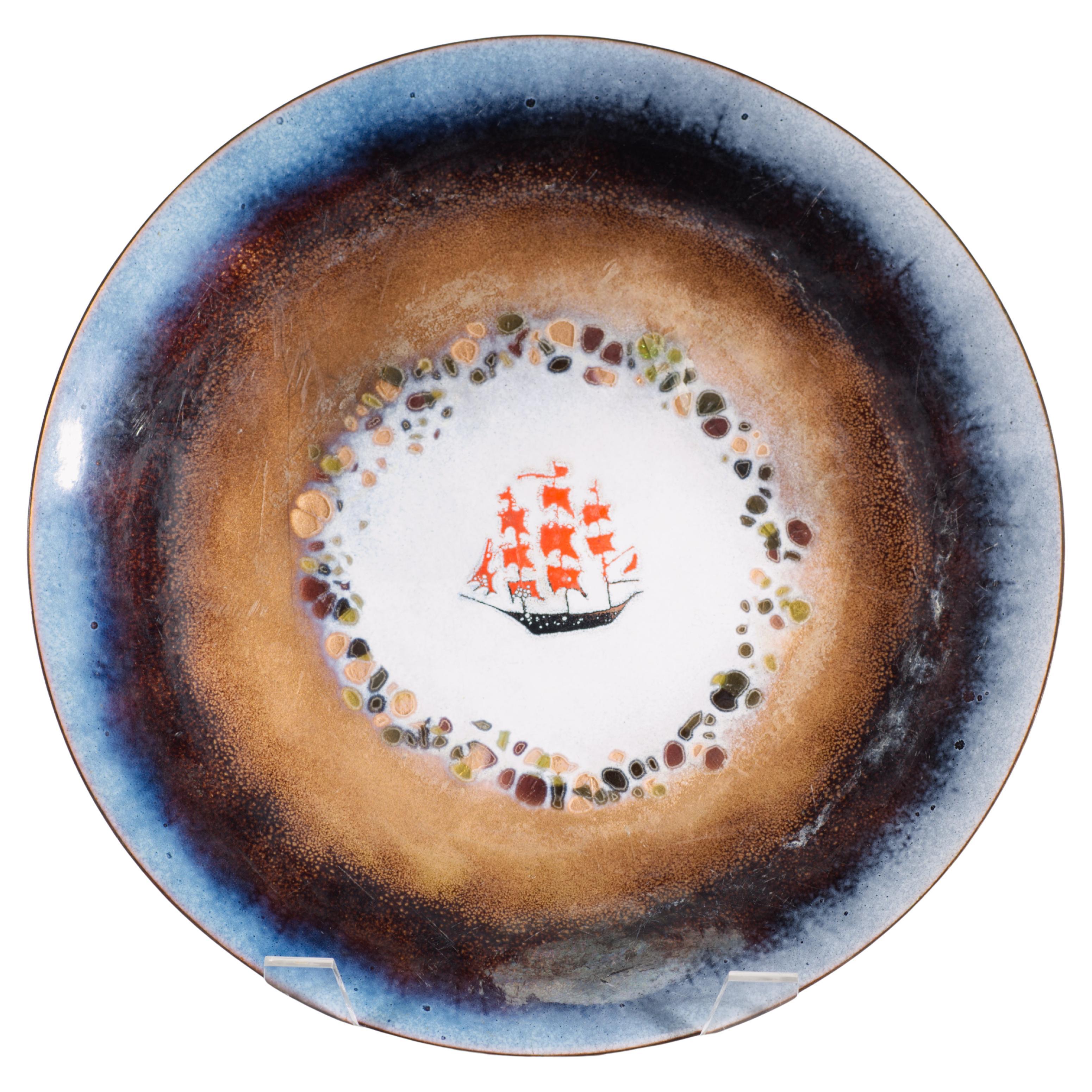 Bol en émail Bovano pour le Metropolitan Club décoré de bateaux, 1969