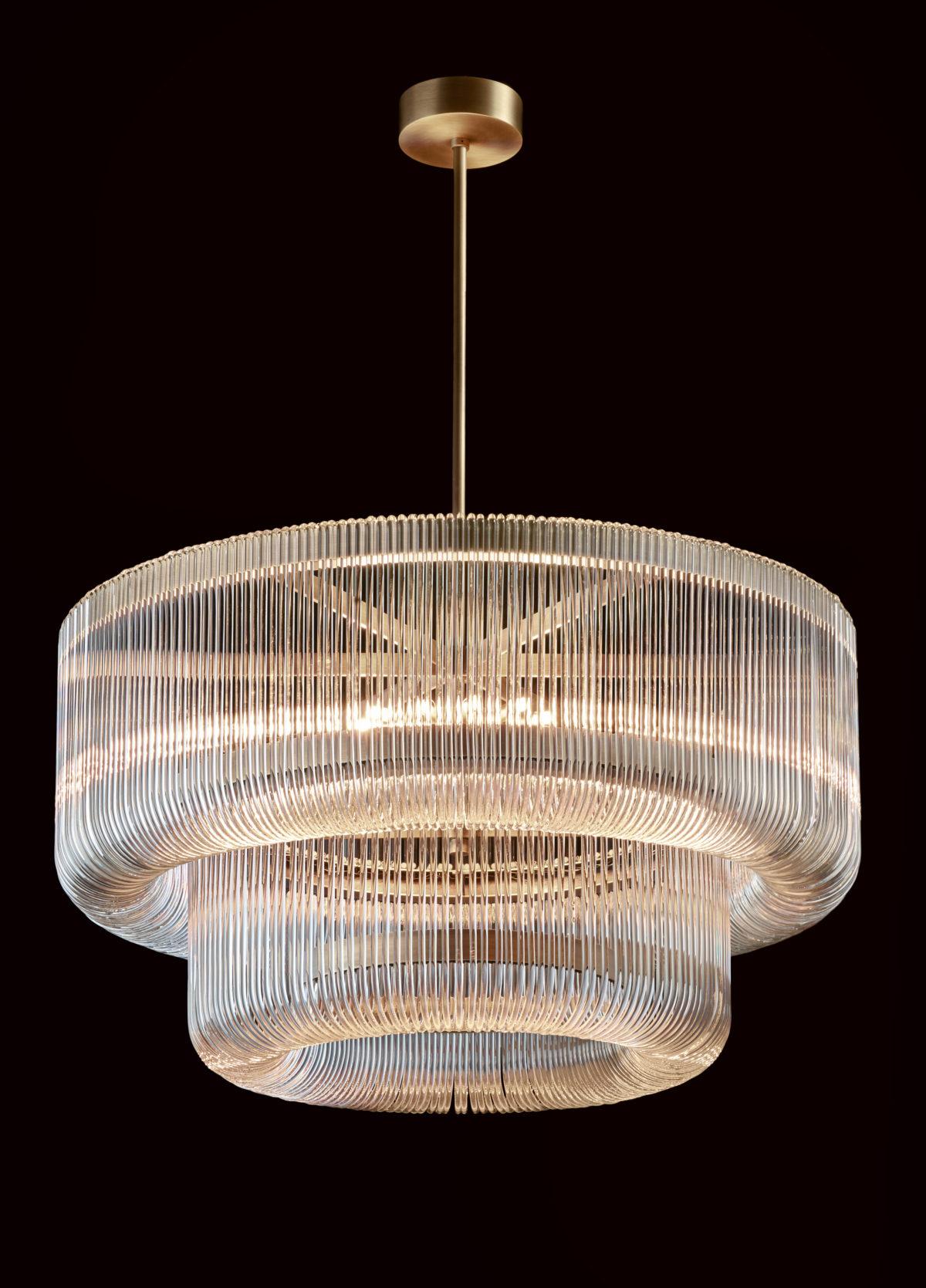 Araña Bovola 24 luces by Aggiolight
Dimensiones: P 100 x A 57 cm. 
Materiales: Metal chapado en bronce antiguo, cristal fundido hecho a mano.

Disponible con 24 o 12 luces. Póngase en contacto con nosotros.

Todas nuestras lámparas pueden cablearse