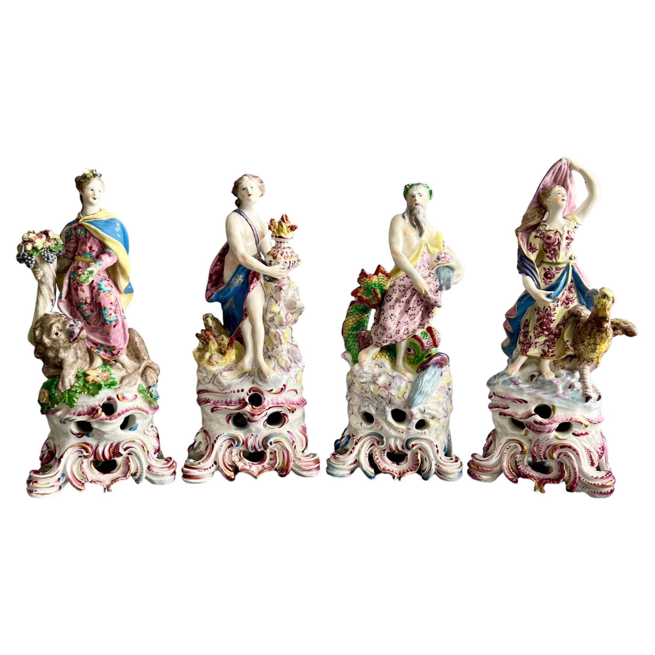 komplettes Porzellanfiguren-Set mit Schleife „Die vier Elemente“, Rokoko um 1765 im Angebot