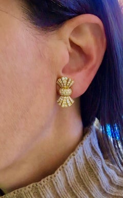 Diamant-Ohrringe mit Schleife aus 18 Karat Gelbgold