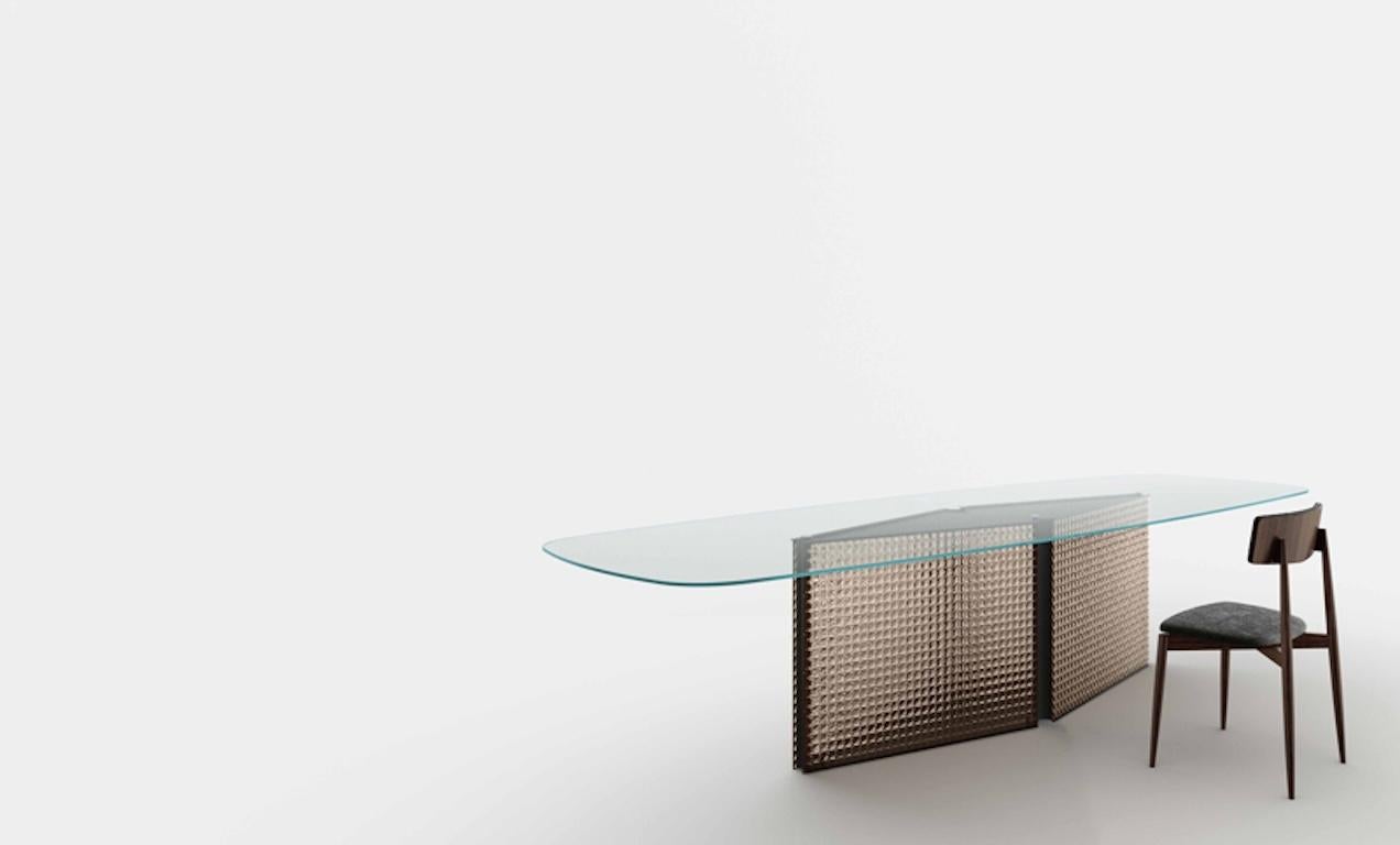 Table de salle à manger en verre à nœud, conçue par Massimo Castagna, fabriquée en Italie  Neuf - En vente à Beverly Hills, CA