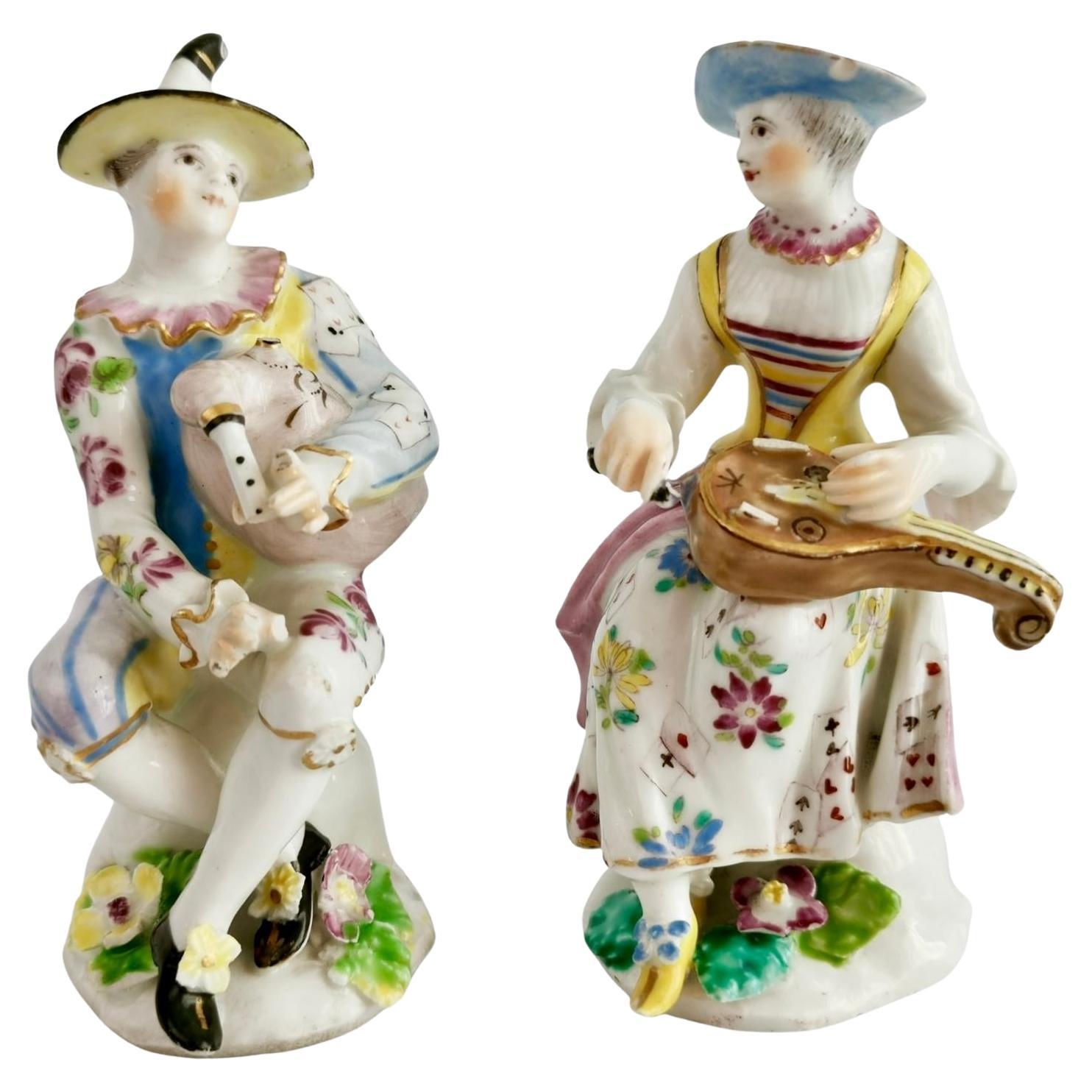 Paar Porzellanfiguren mit Schleife, Arlecchino und Columbina, Rokoko um 1758