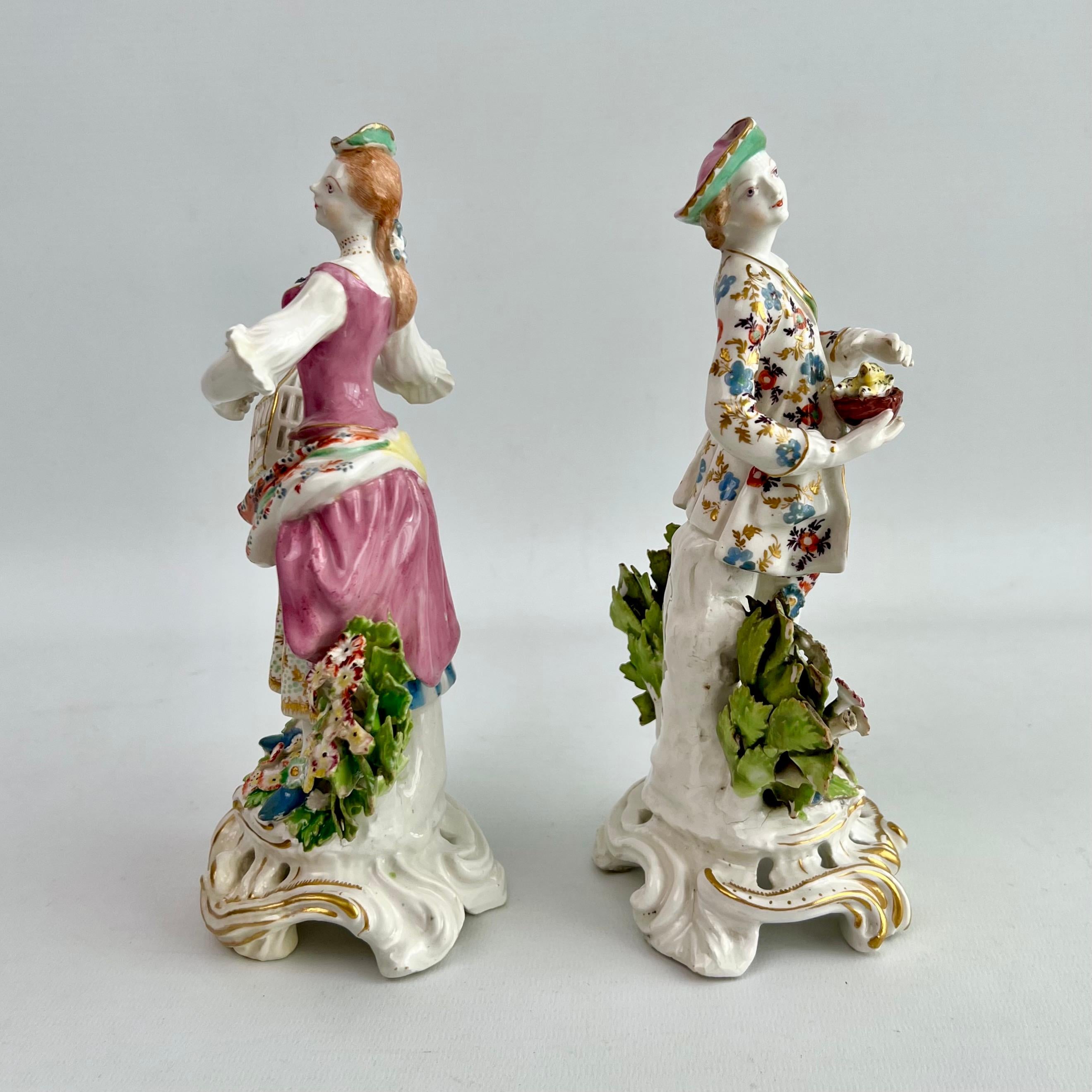 Paar Porzellanfiguren der Freiheit und Matrimony mit Schleife, Rokoko 1760-1764 (Handbemalt) im Angebot
