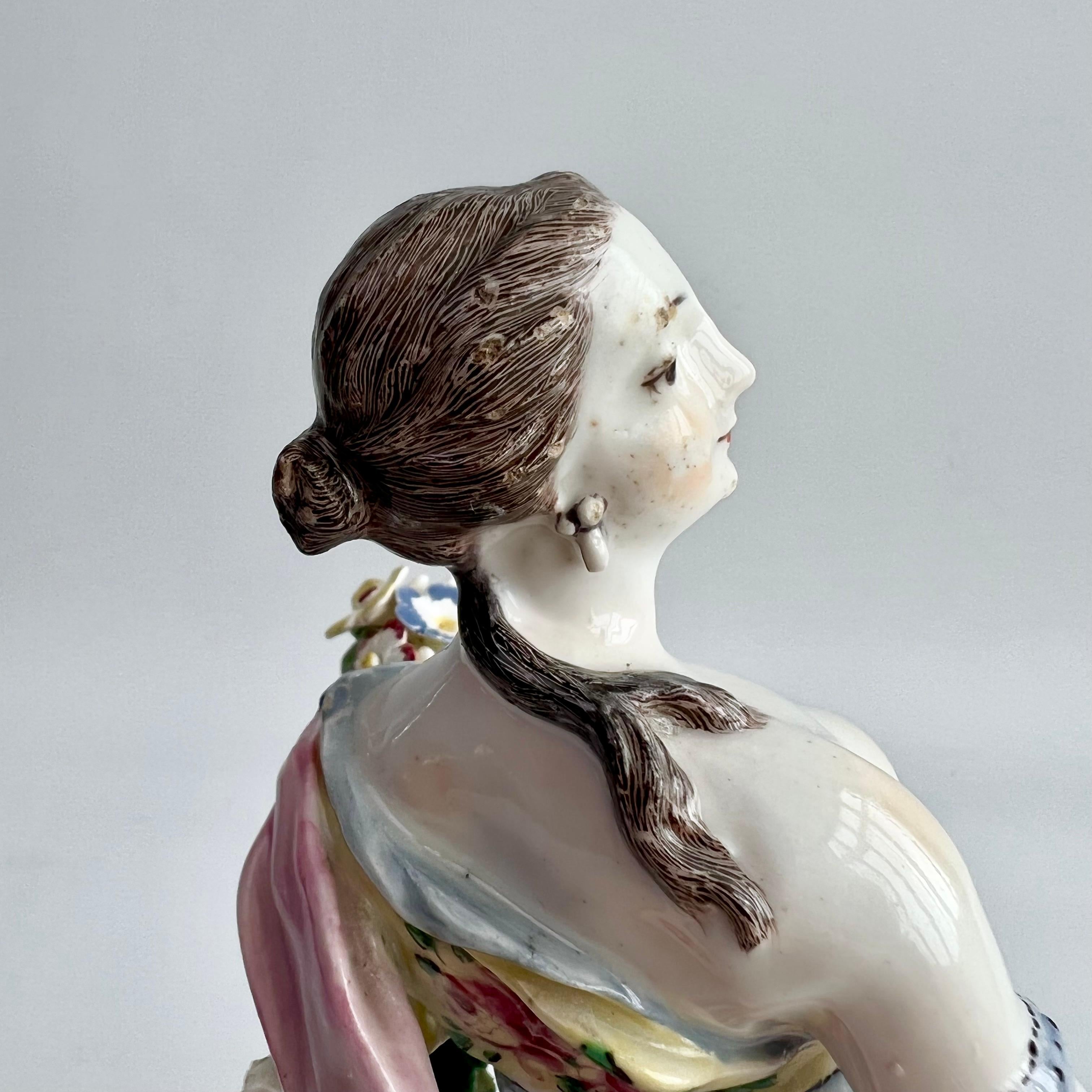 Bow Porcelain Figure of Venus with Doves, Rococo, 1756-1764 For Sale 9