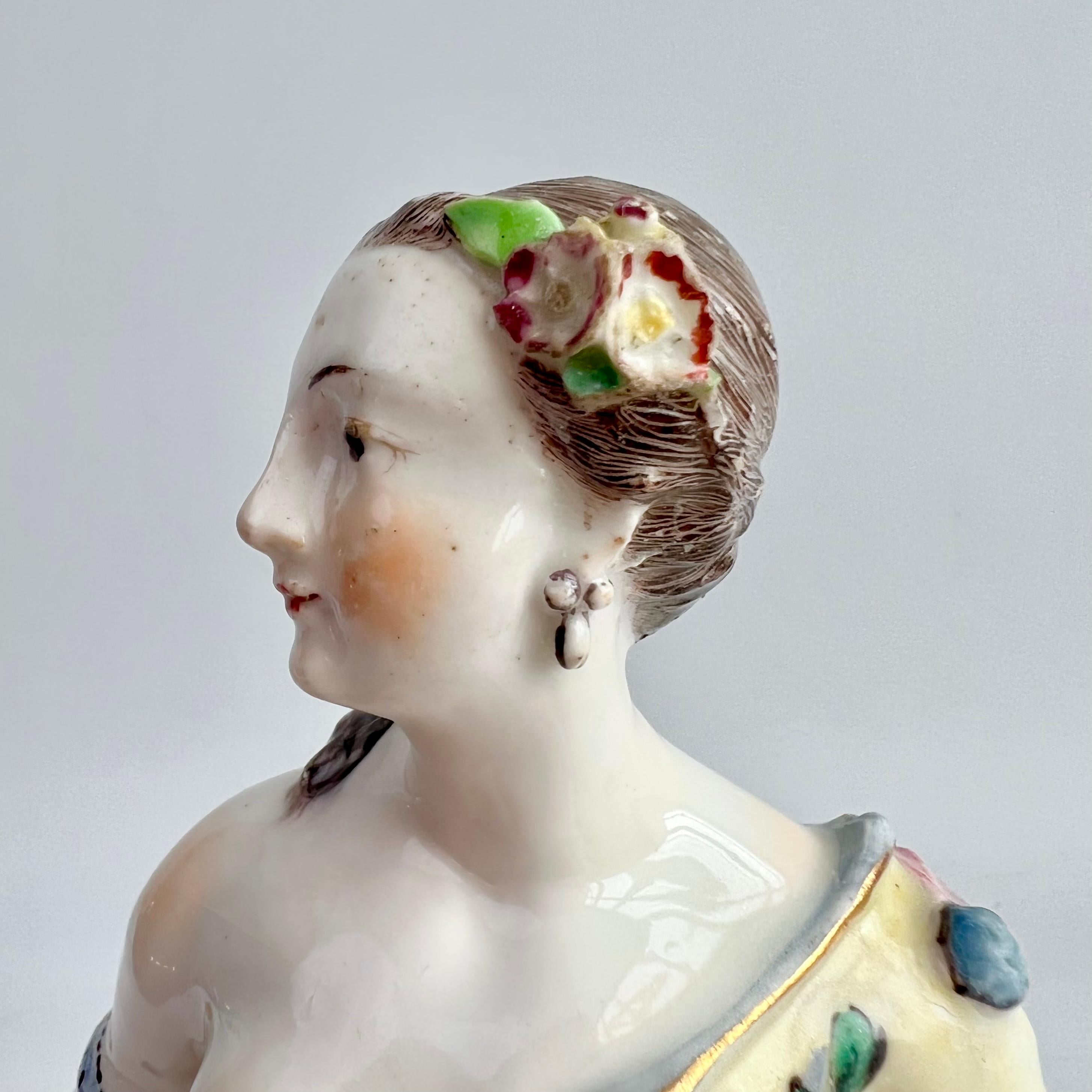 Bow Porcelain Figure of Venus with Doves, Rococo, 1756-1764 For Sale 2
