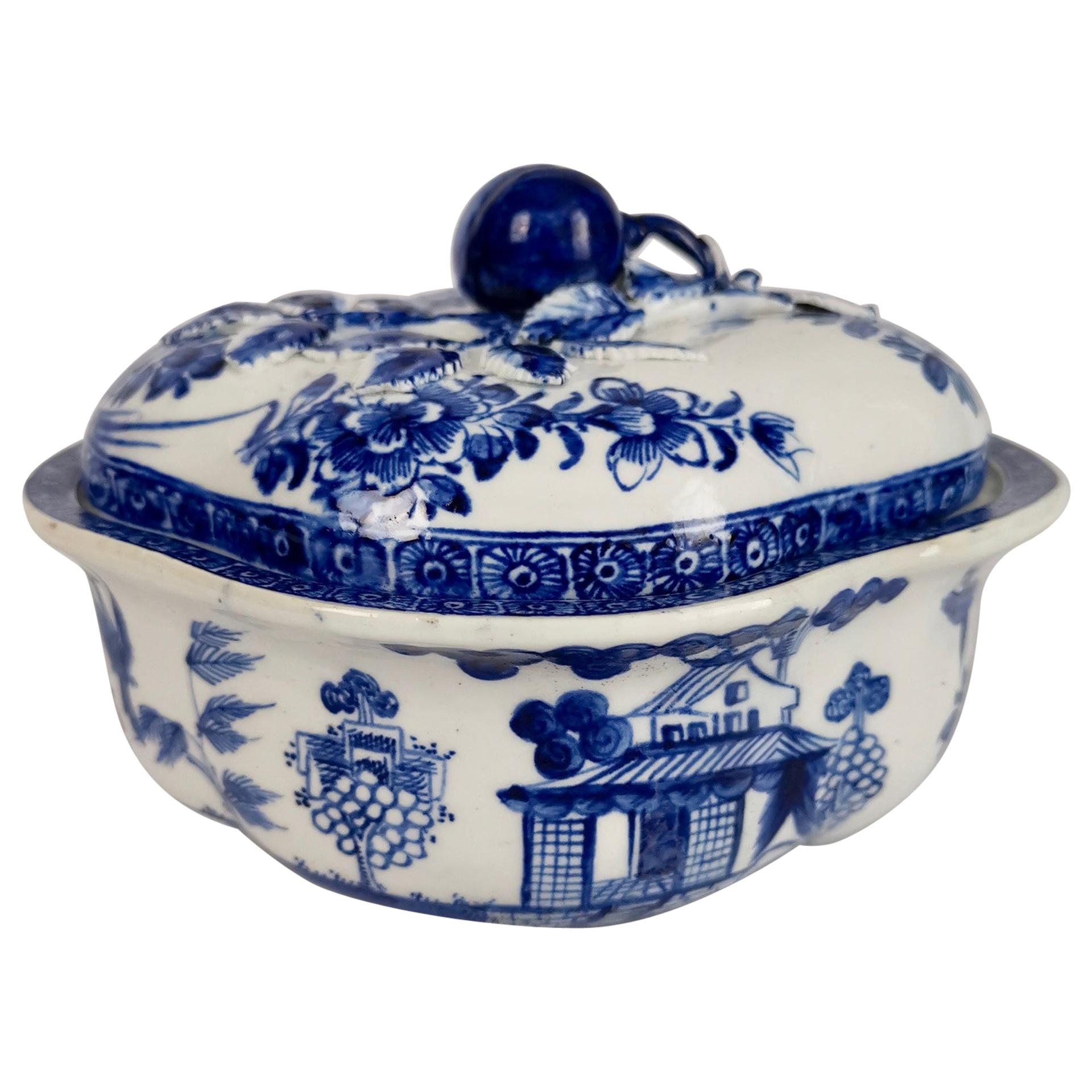 Derby Porcelain Cream Pot with Cover, Blue and White, ca 1765