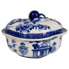 Derby Porcelain Cream Pot with Cover, Blue and White, ca 1765