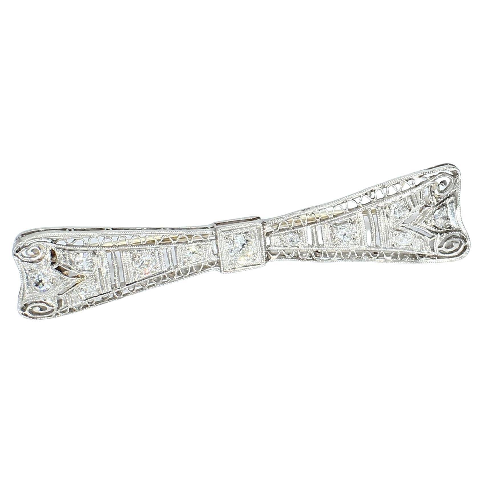 Broche en forma de lazo con diamantes europeos antiguos y talla única en venta